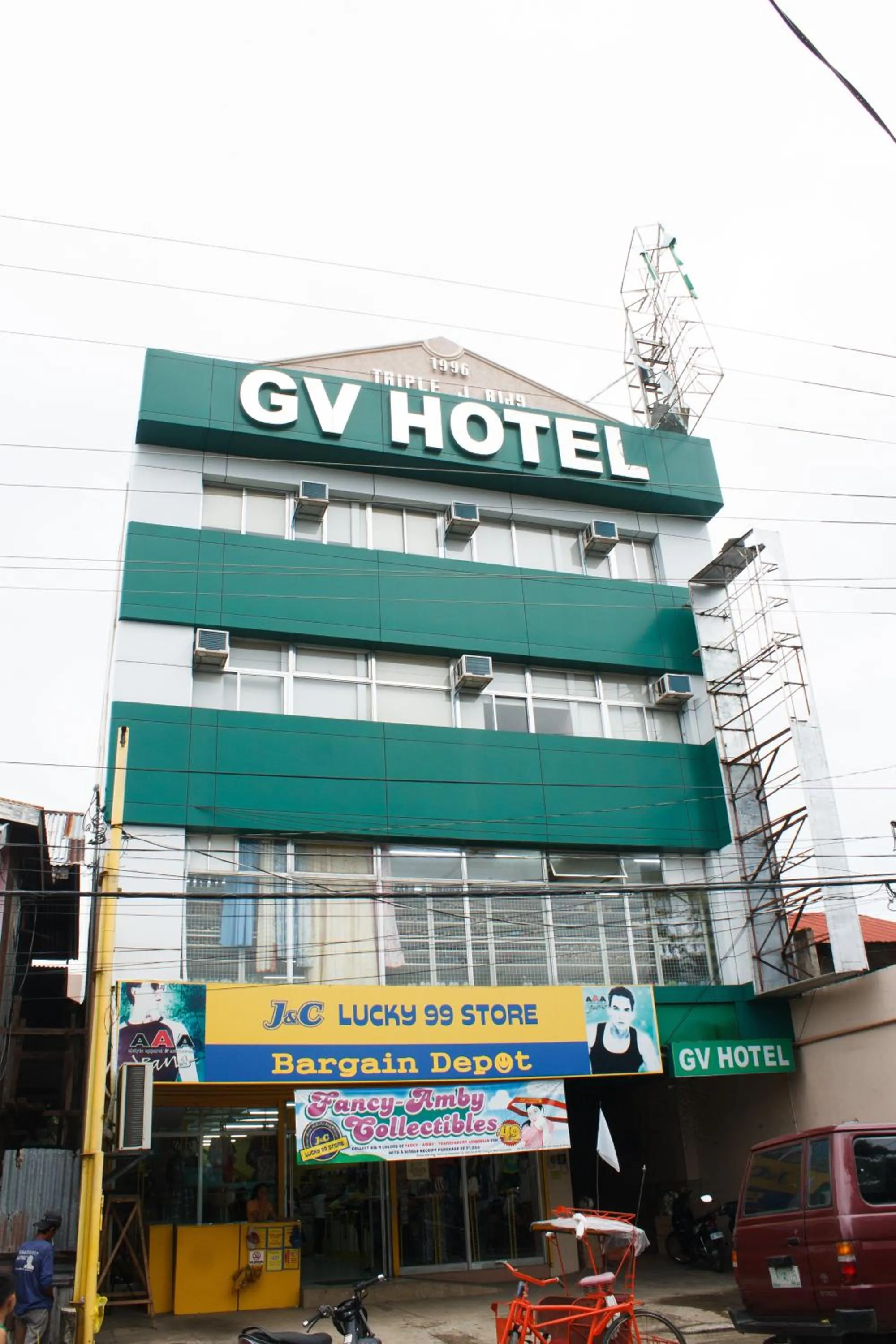 Facade/entrance in GV Hotel - Naval