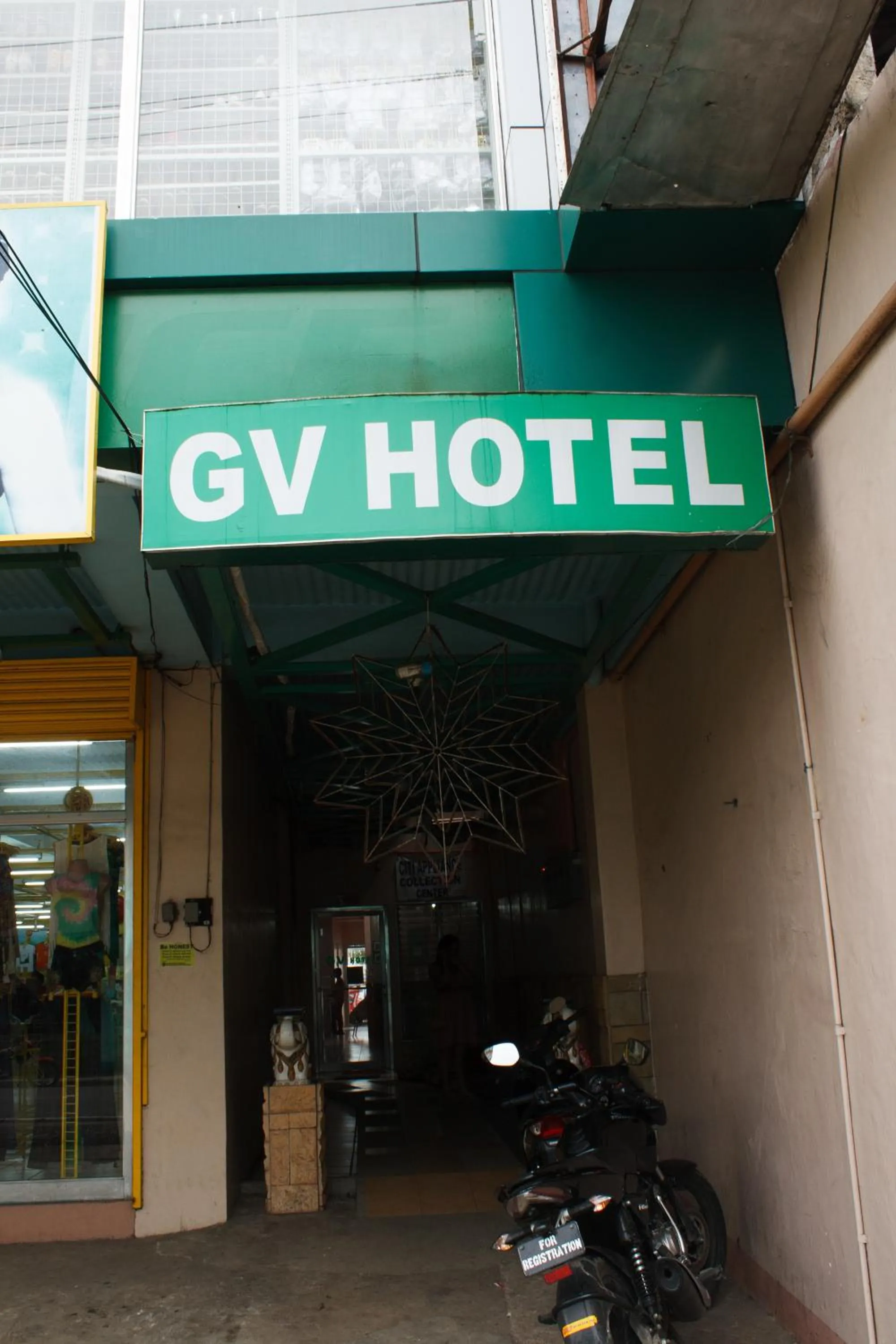 Facade/entrance in GV Hotel - Naval
