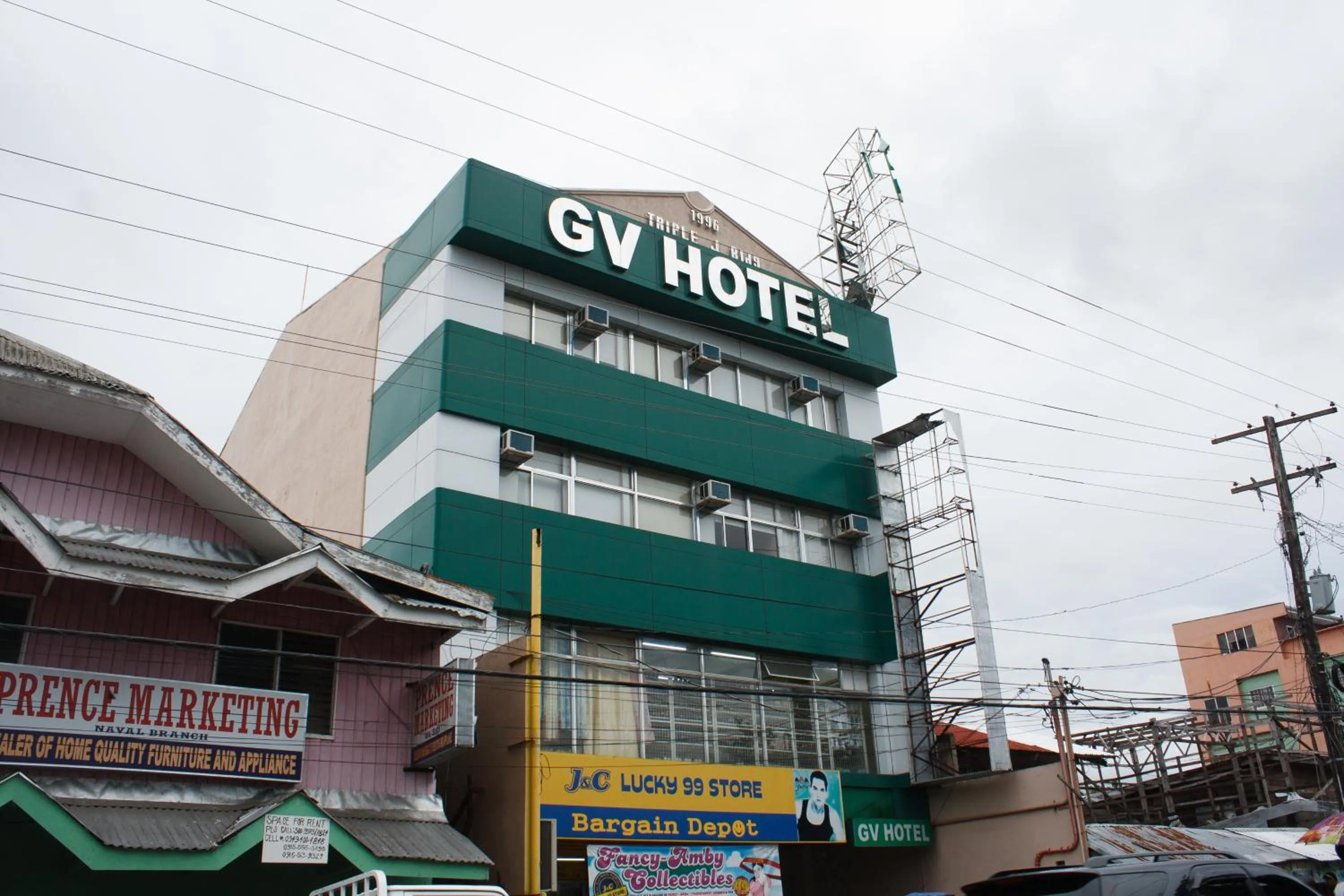 Facade/entrance in GV Hotel - Naval