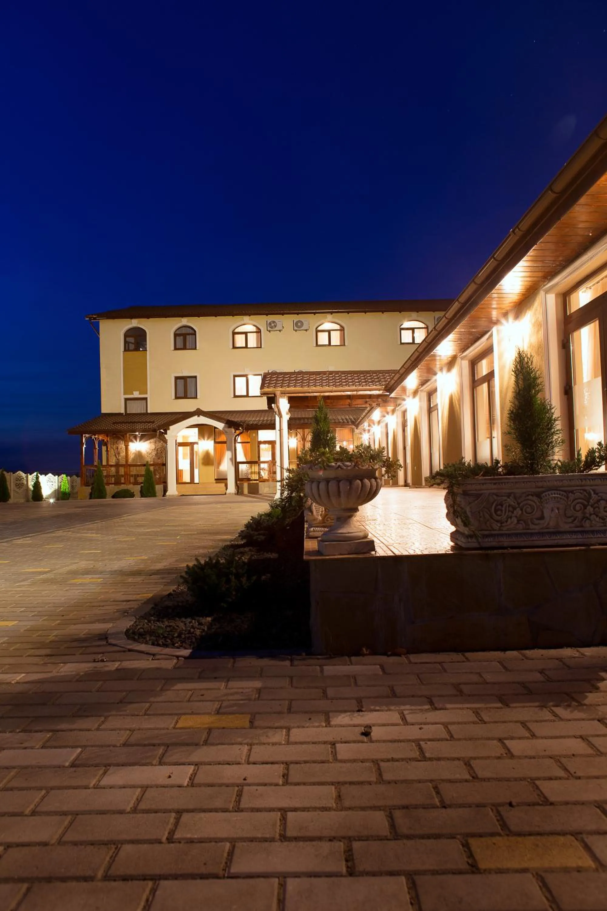 Facade/entrance in Pensiunea Select