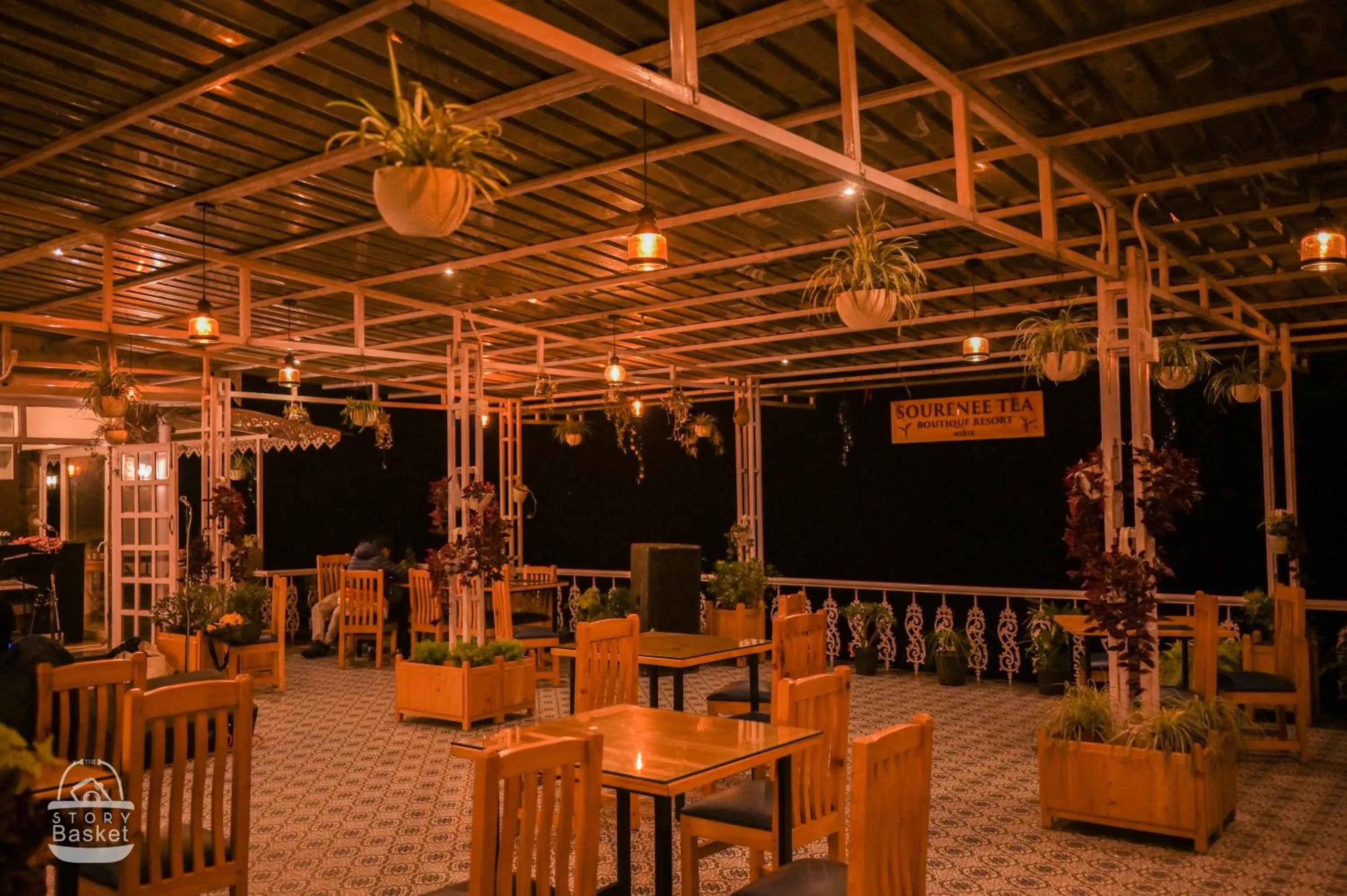 Restaurant/places to eat in Sourenee Tea Estate