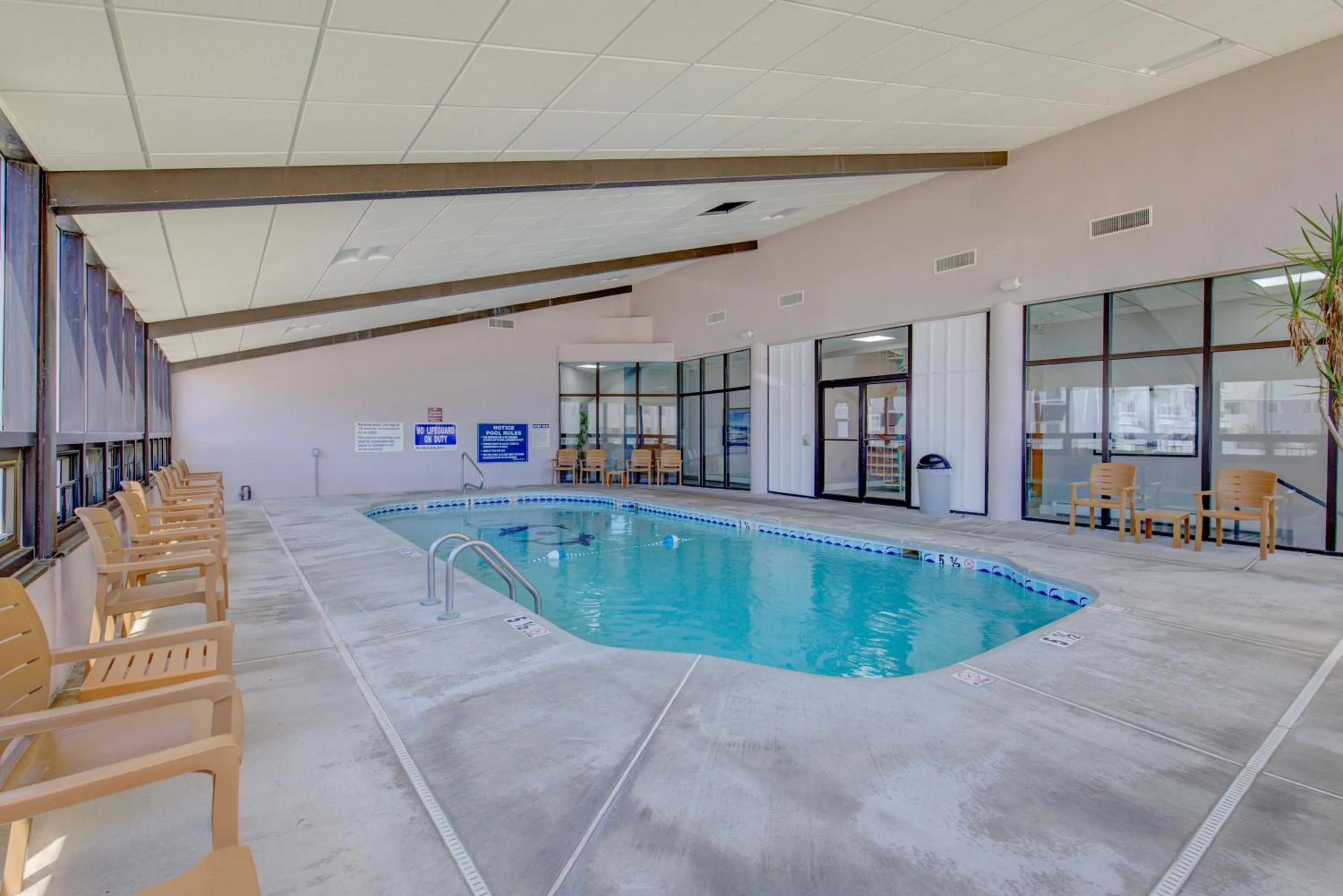 Swimming pool in Desert Sand Resort