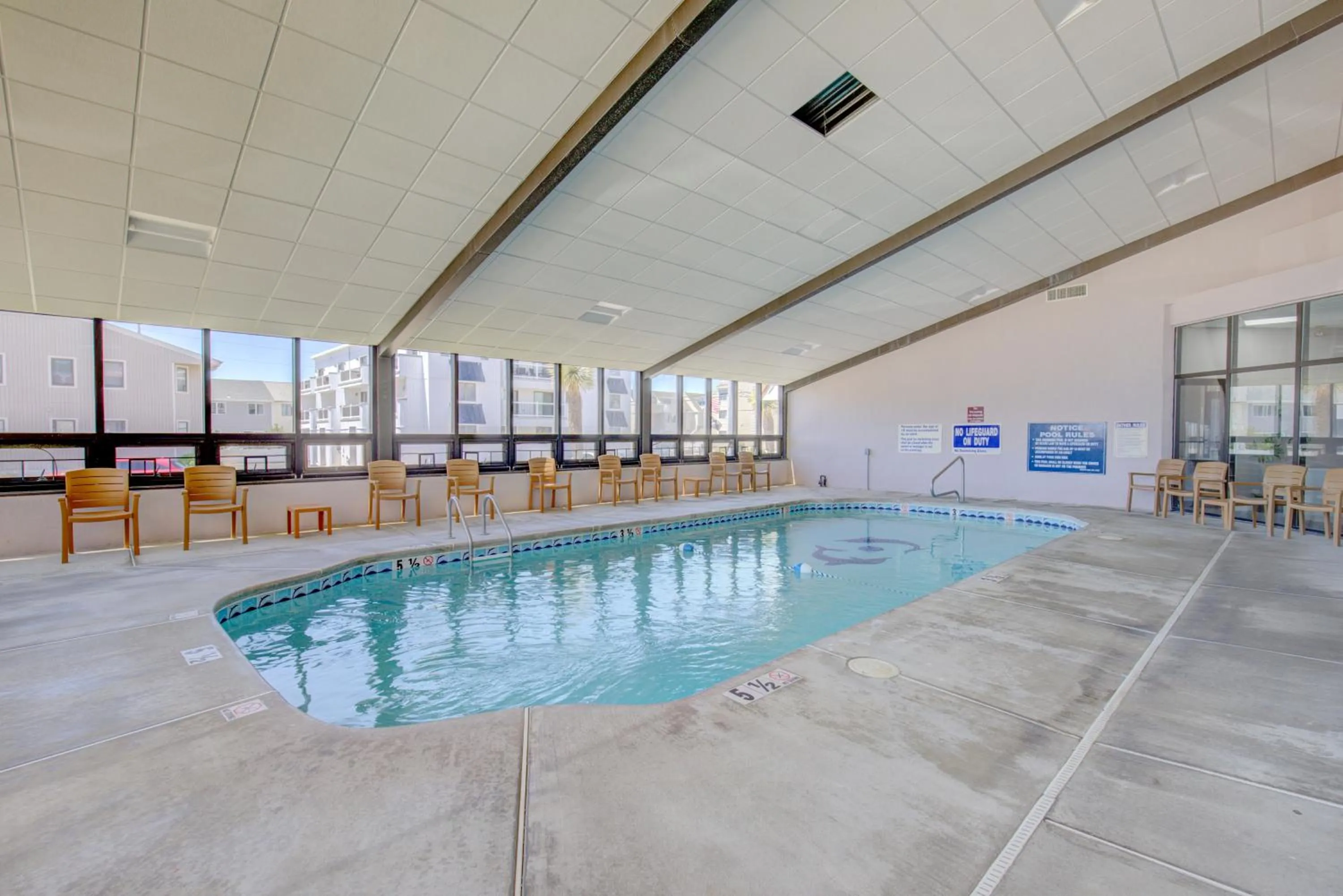 Swimming pool in Desert Sand Resort