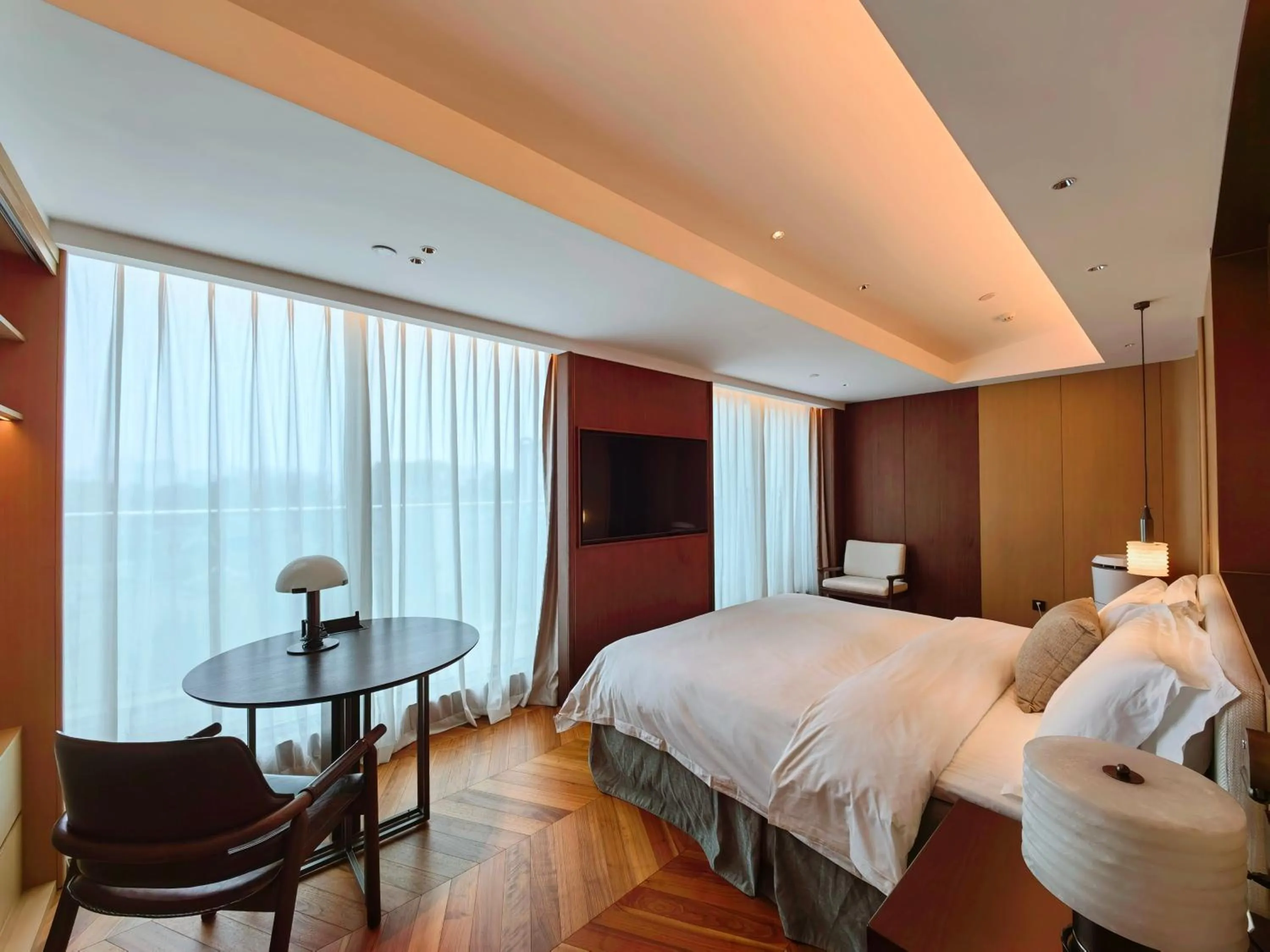 Balcony/Terrace, Bed in The Purple Horse Hotel Beijing