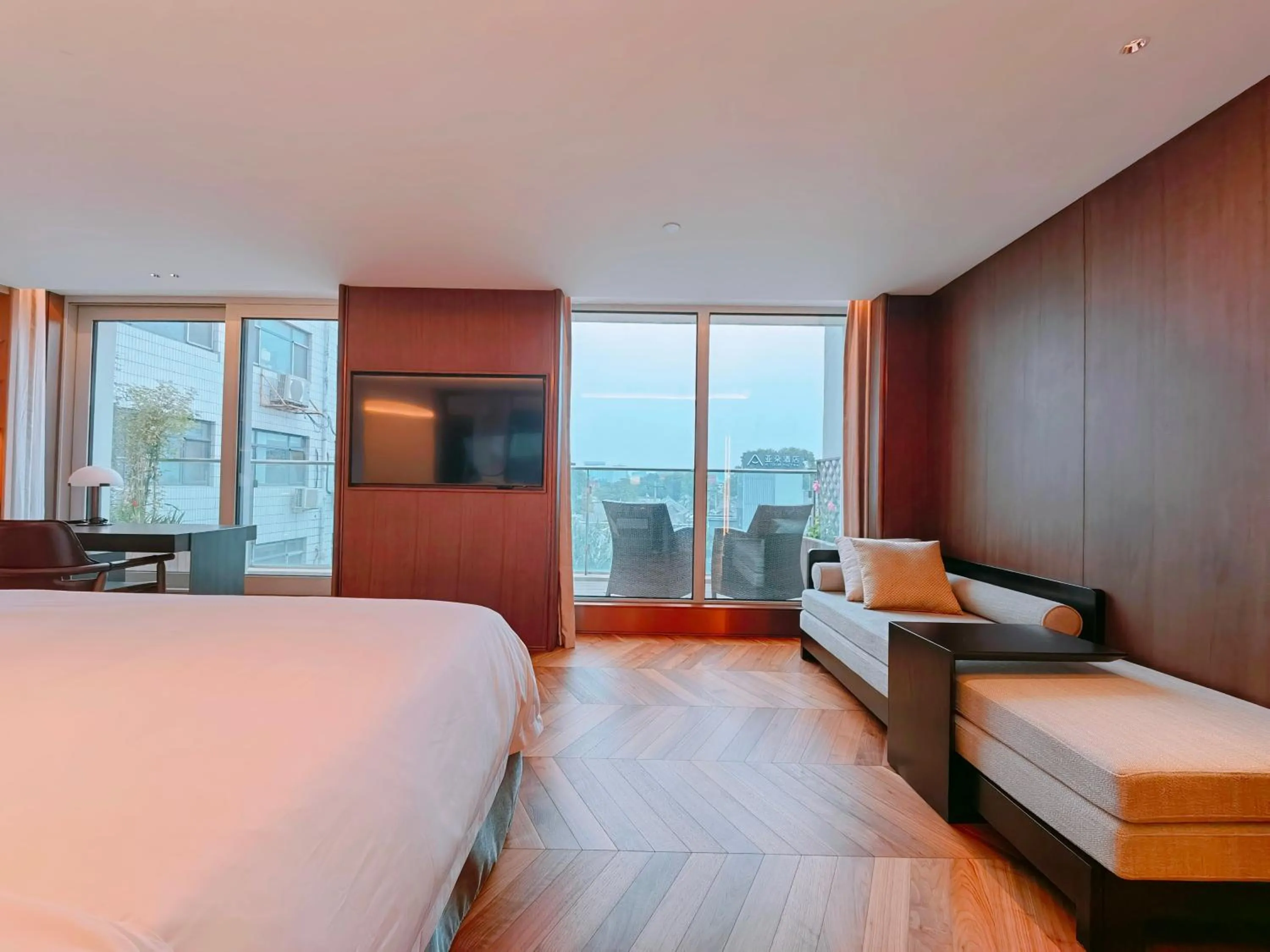 Photo of the whole room, Bed in The Purple Horse Hotel Beijing