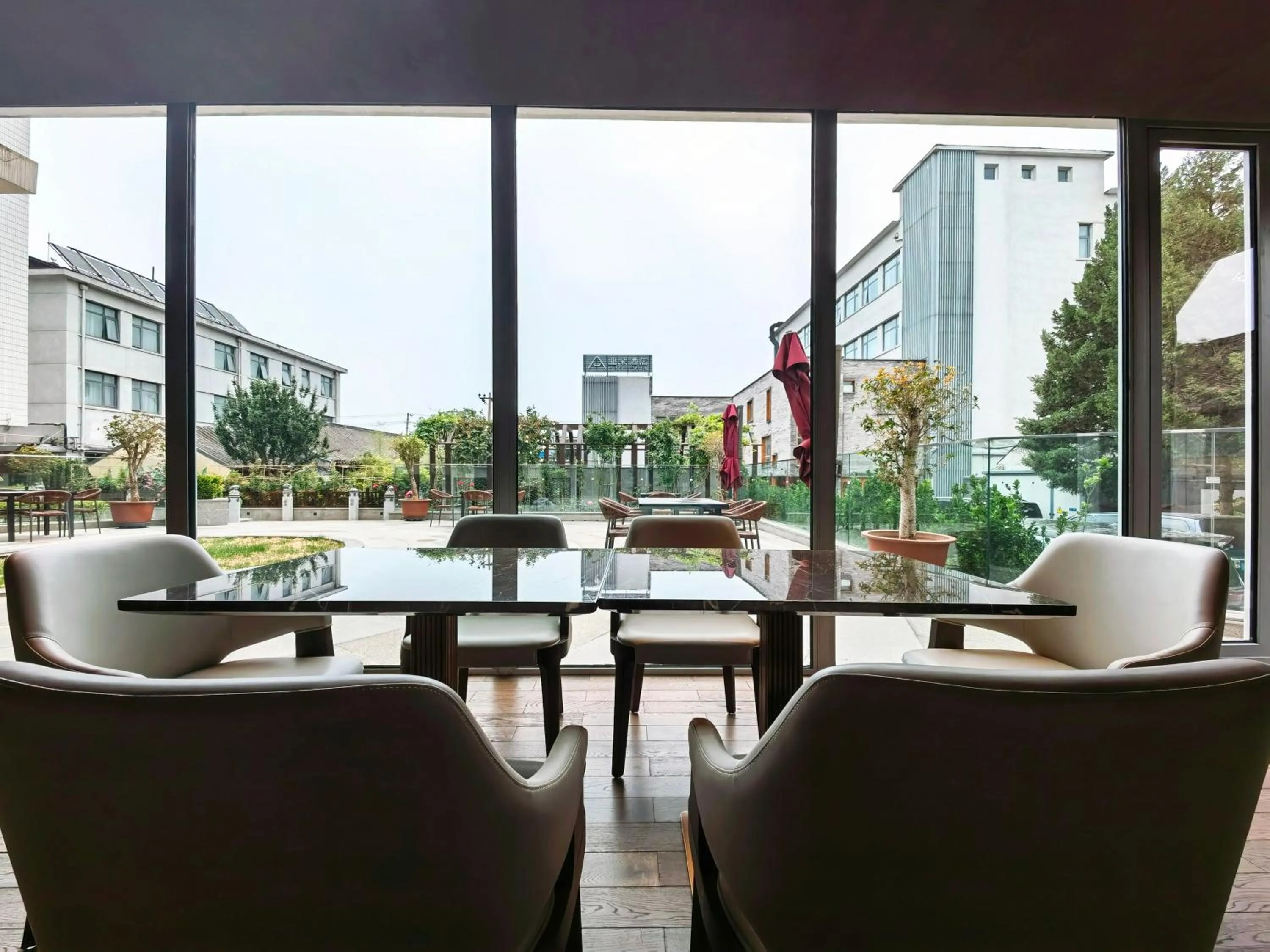 Restaurant/places to eat in The Purple Horse Hotel Beijing