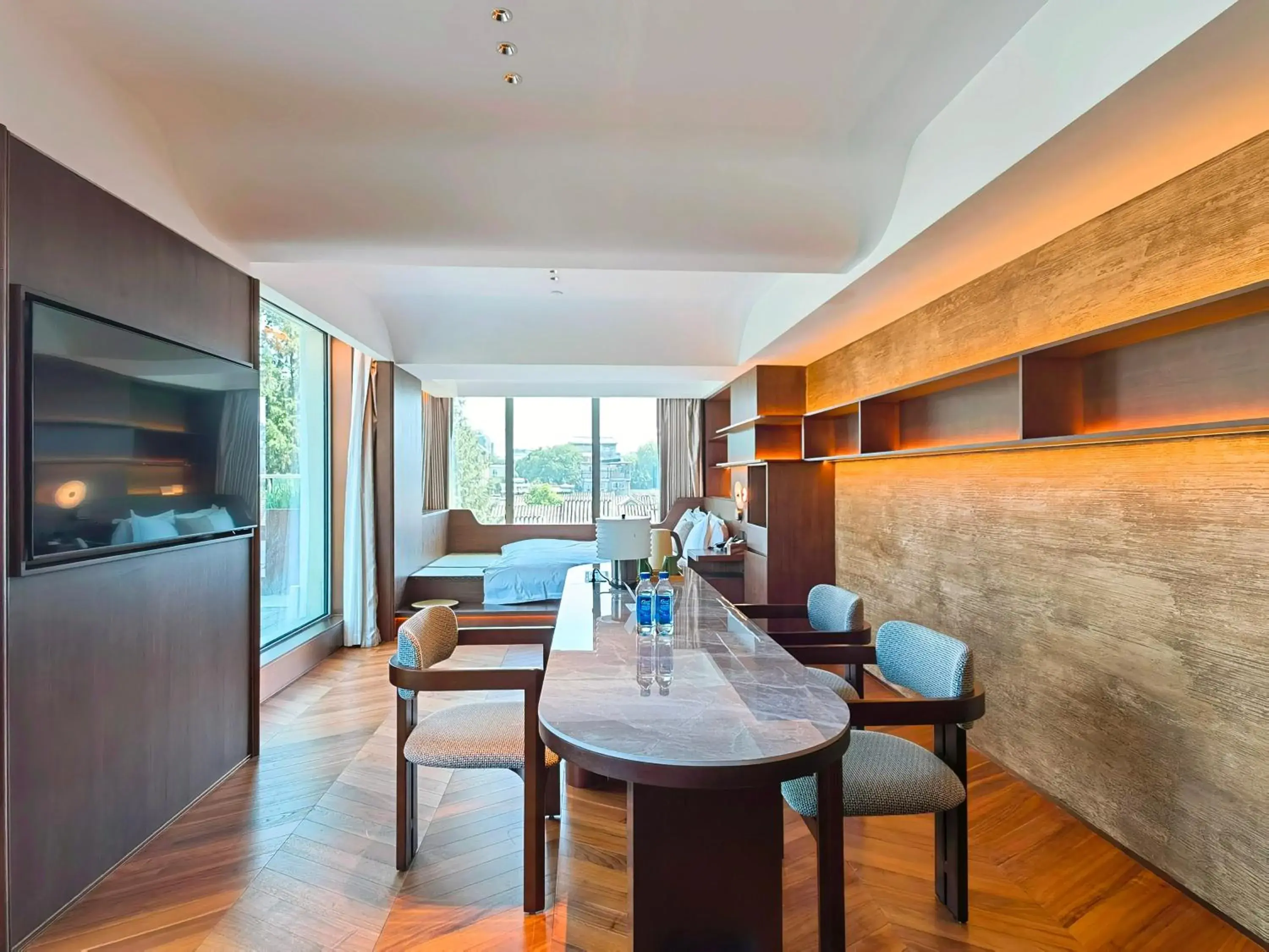 180-Degree Landscape Tatami King Room in The Purple Horse Hotel Beijing 180-Degree Landscape Tatami King Room in The Purple Horse Hotel Beijing