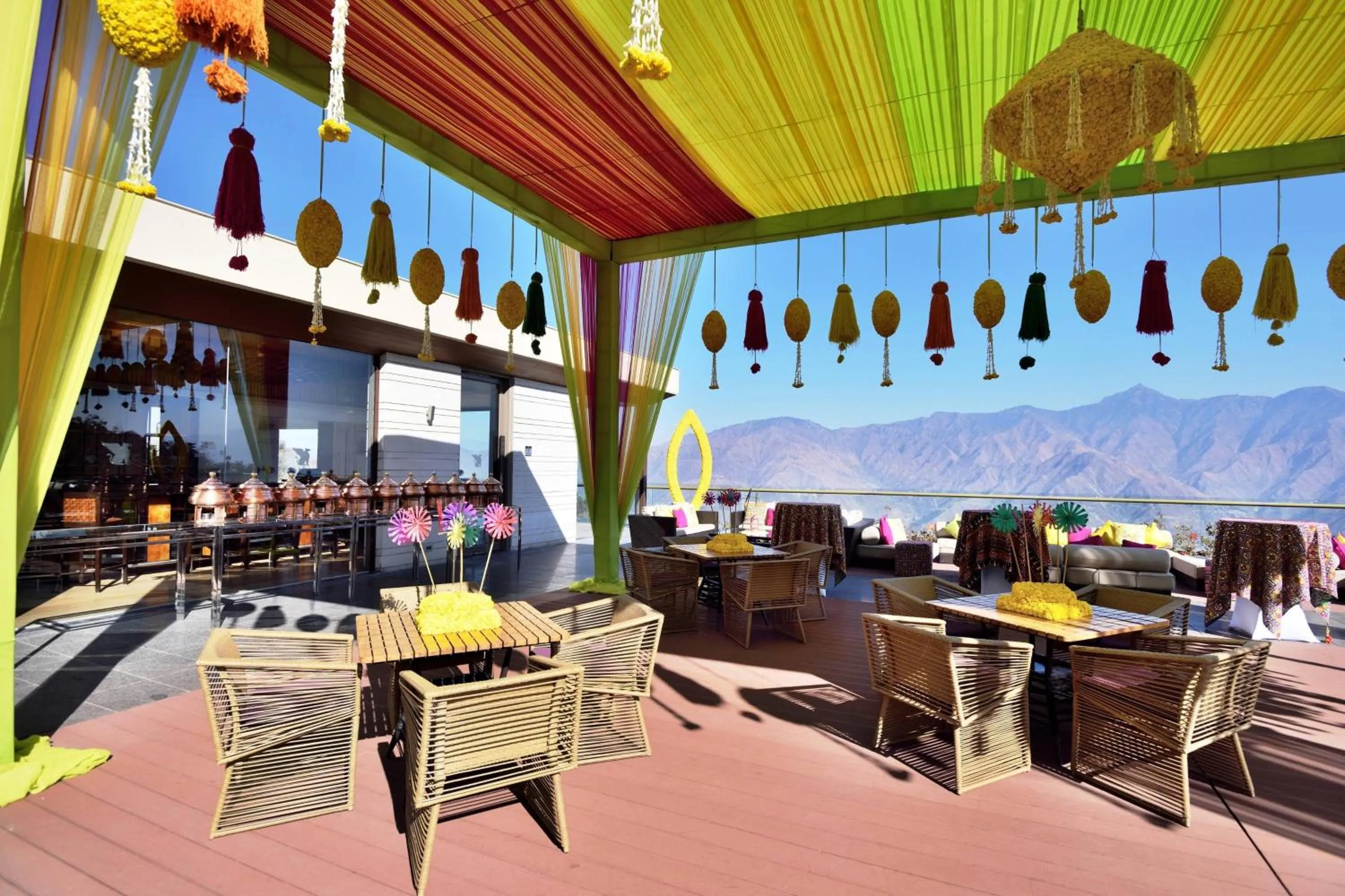 Lounge or bar in JW Marriott Mussoorie Walnut Grove Resort & Spa