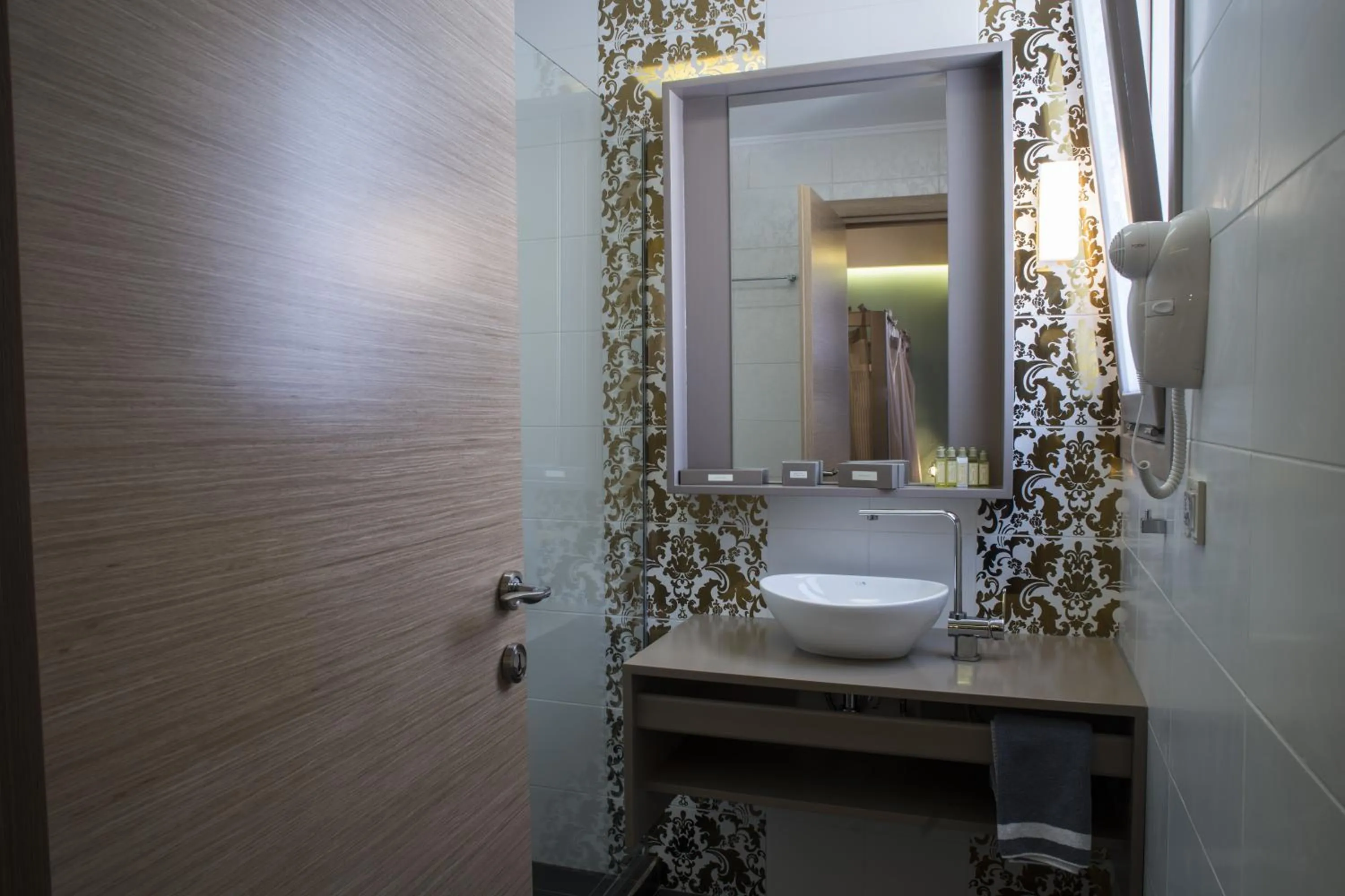 Bathroom in Elia Potie