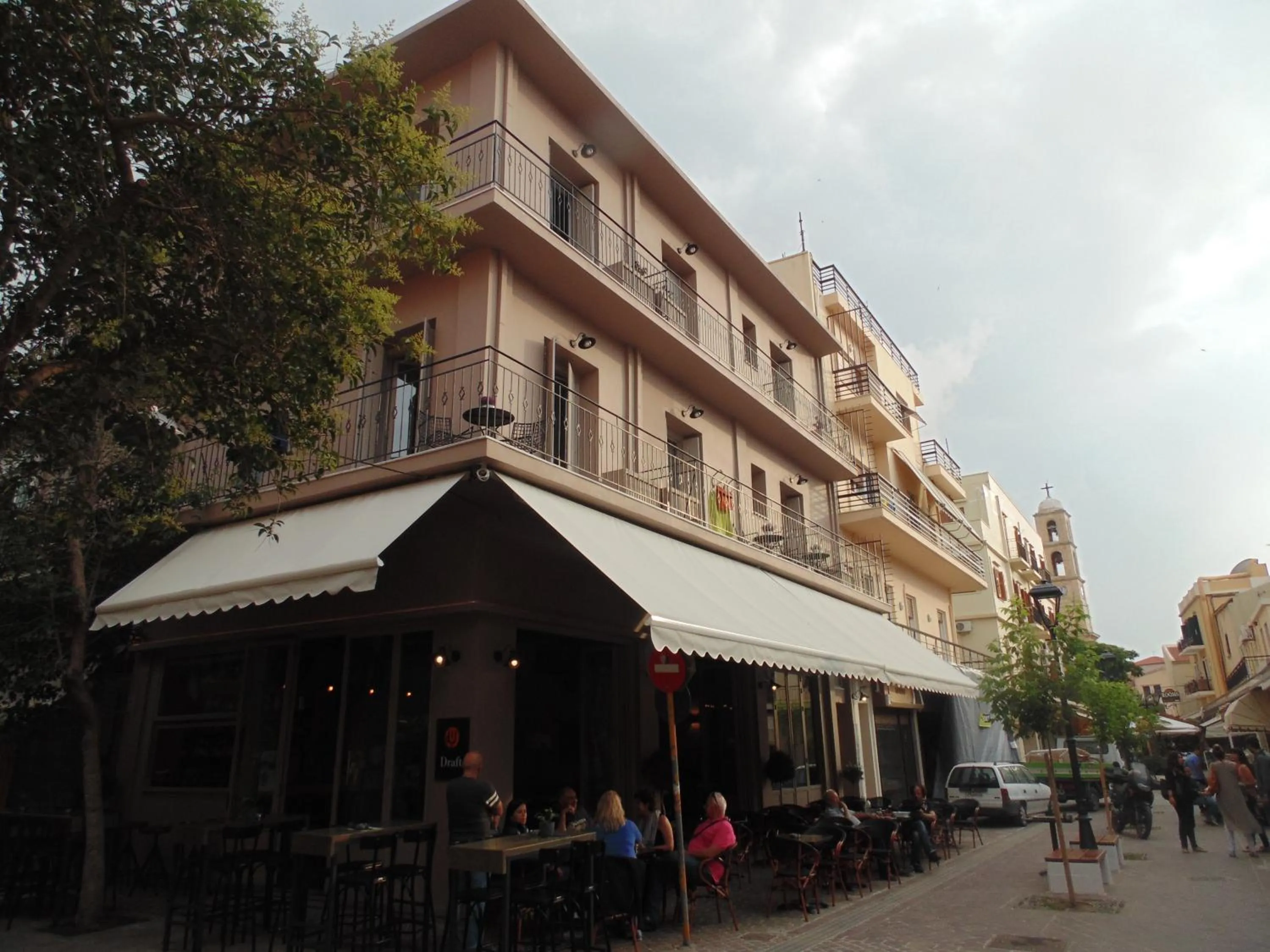 Property building in Elia Potie