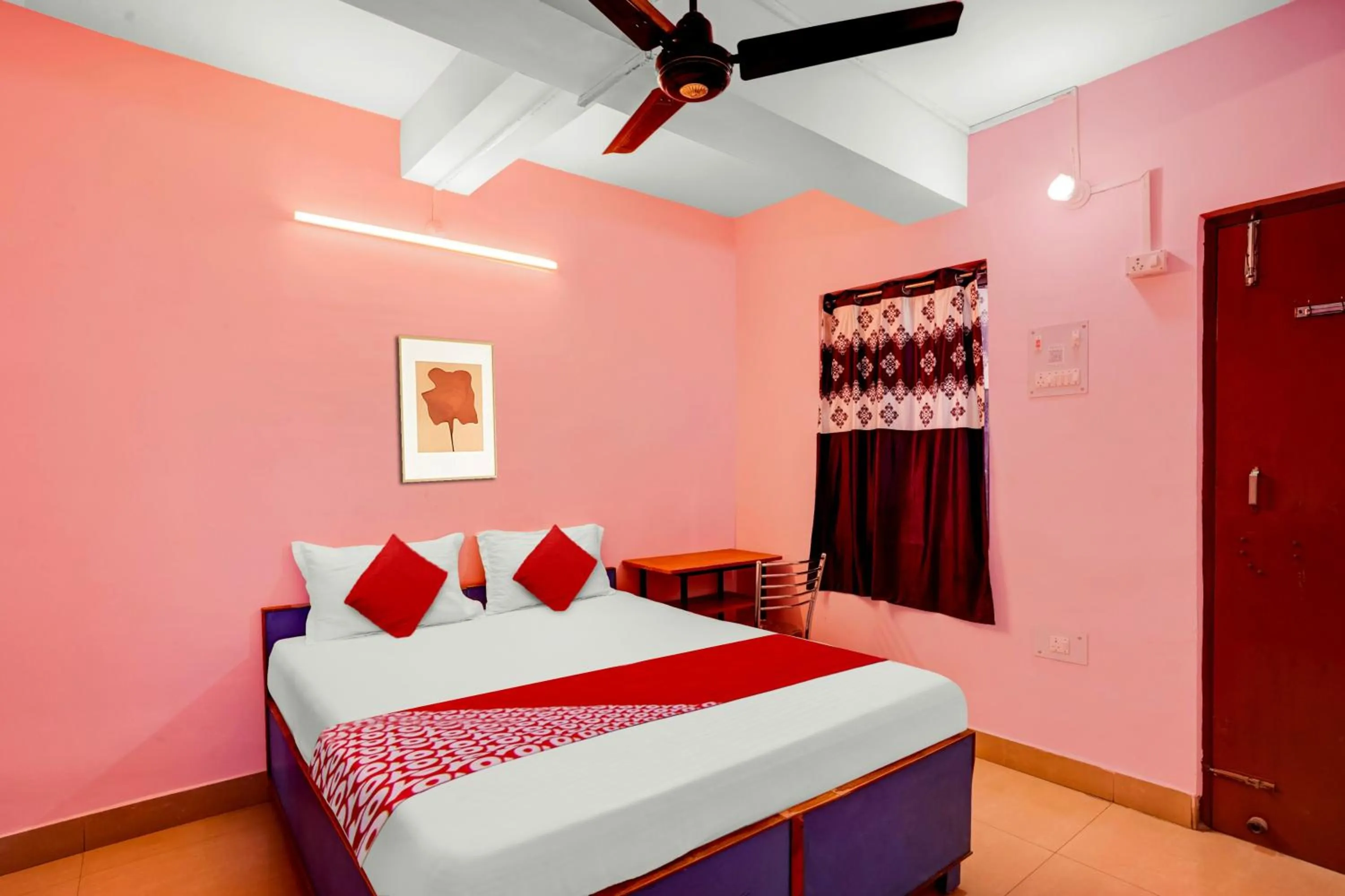 Bedroom in Hotel O LAXMI GUEST HOUSE