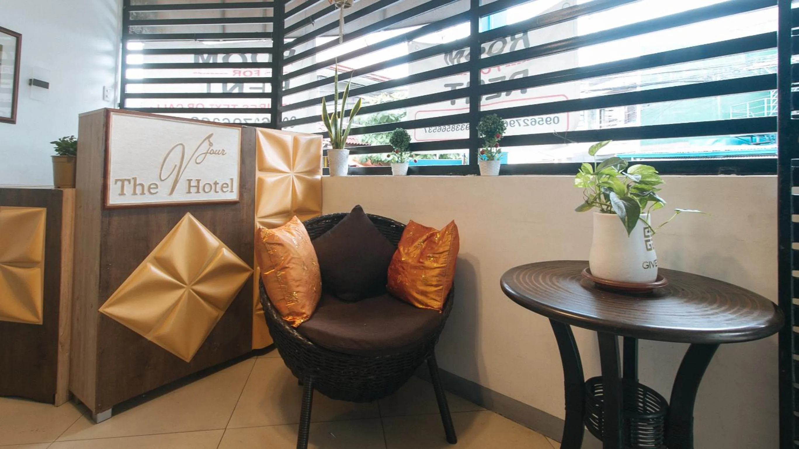 Living room in RedDoorz @ The Vjour Hotel Makati