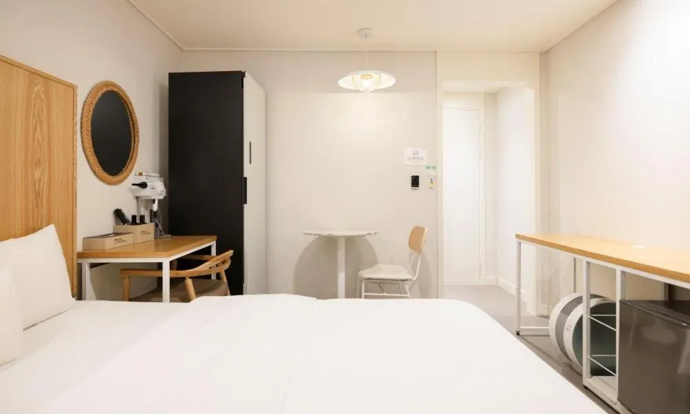 Bed in Cheongju Hotel Dictionary