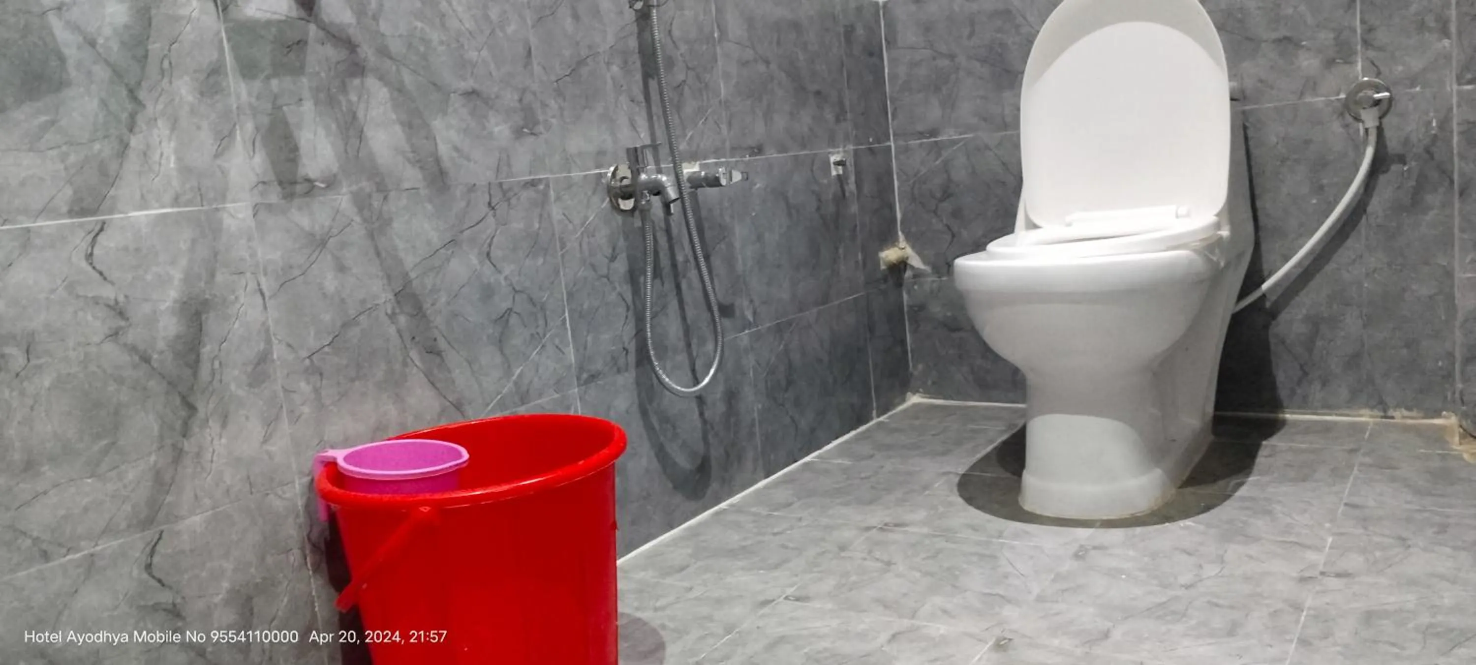 Bathroom in Hotel Ayodhya Paying Guest