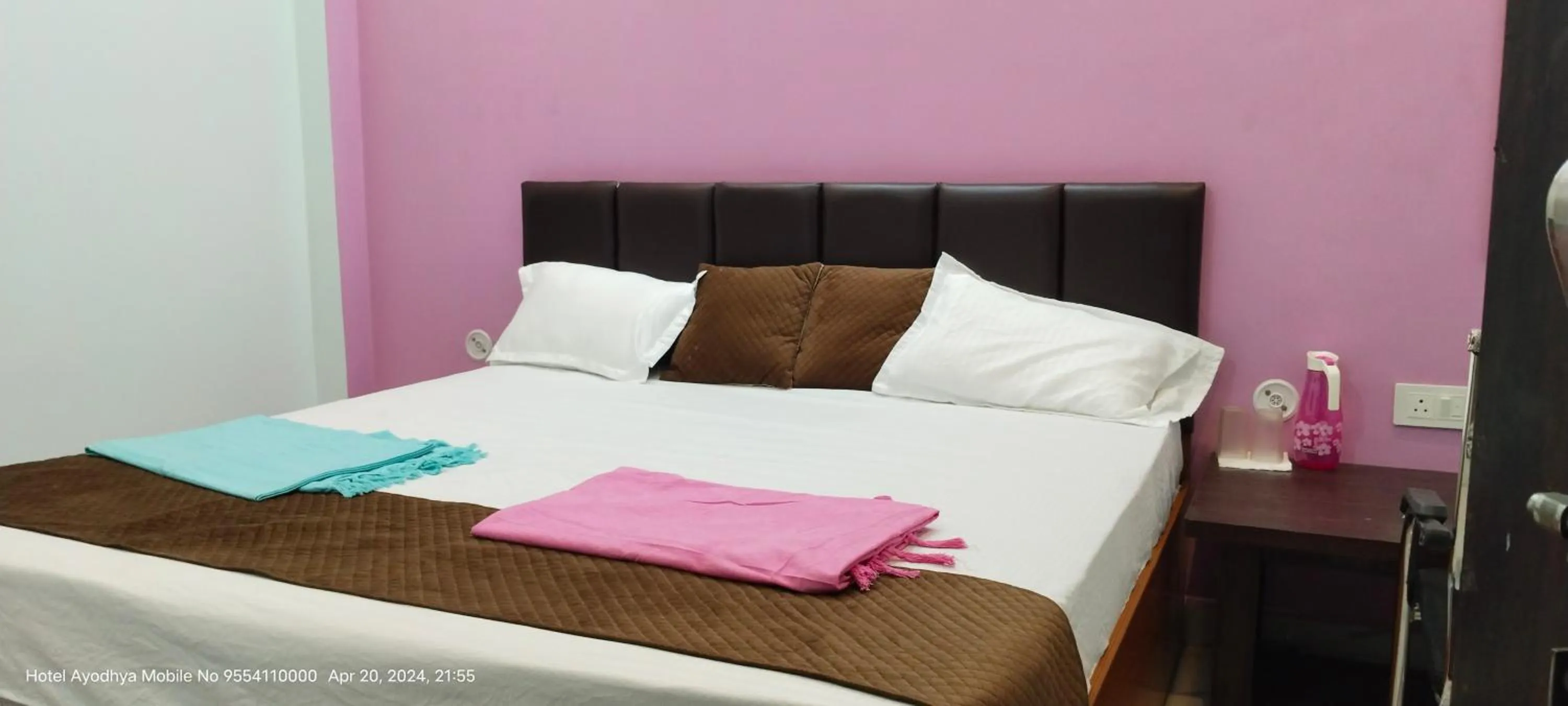 Bedroom, Bed in Hotel Ayodhya Paying Guest