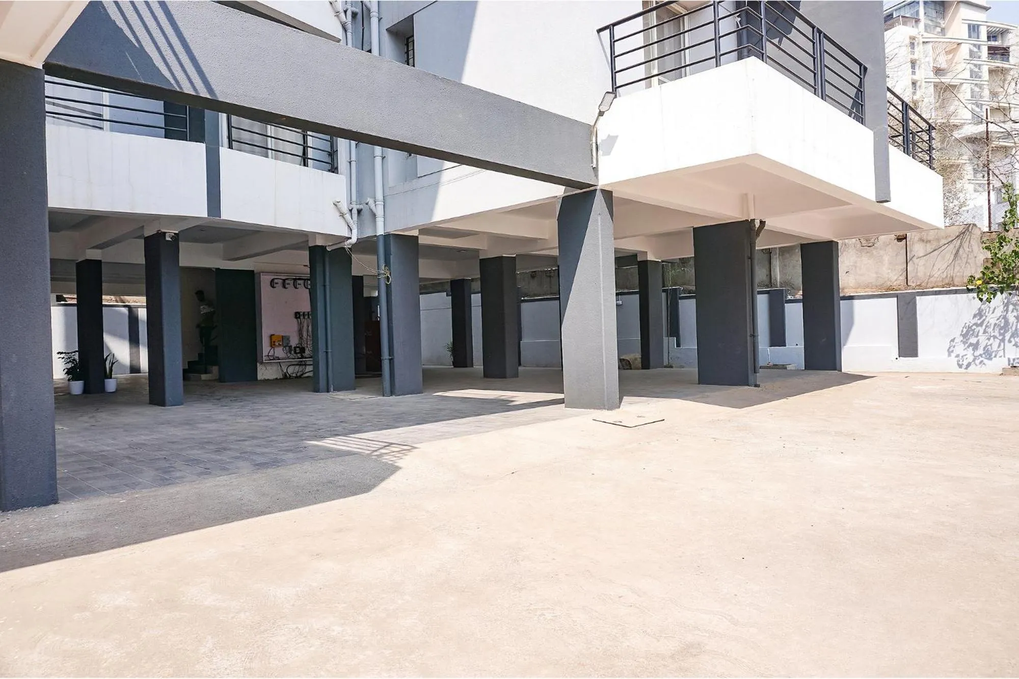 Property building in FabHotel Majestic Luxurious - Nr Rajaram Bhiku Pathare Stadium