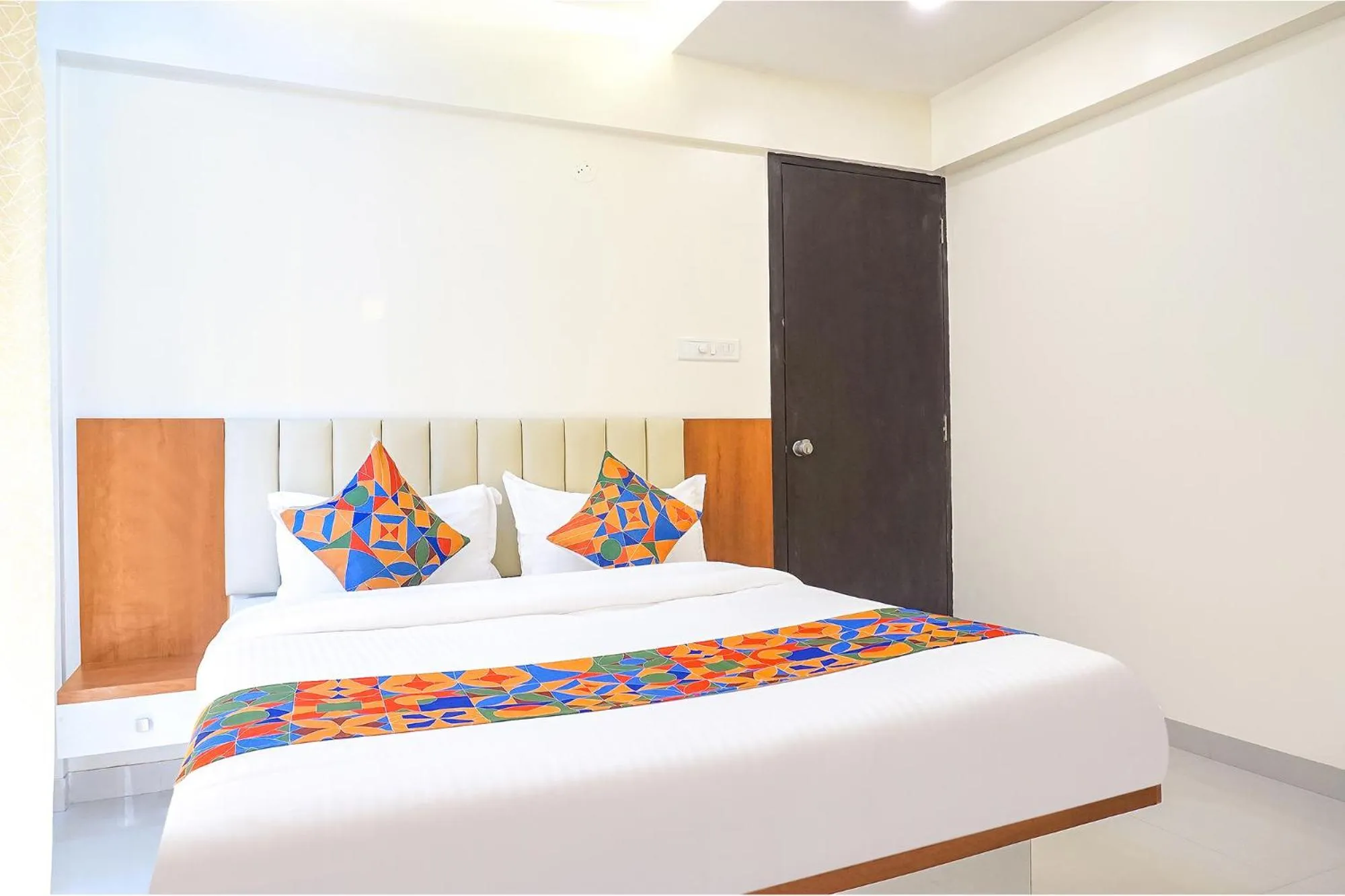 Bed in FabHotel Majestic Luxurious - Nr Rajaram Bhiku Pathare Stadium