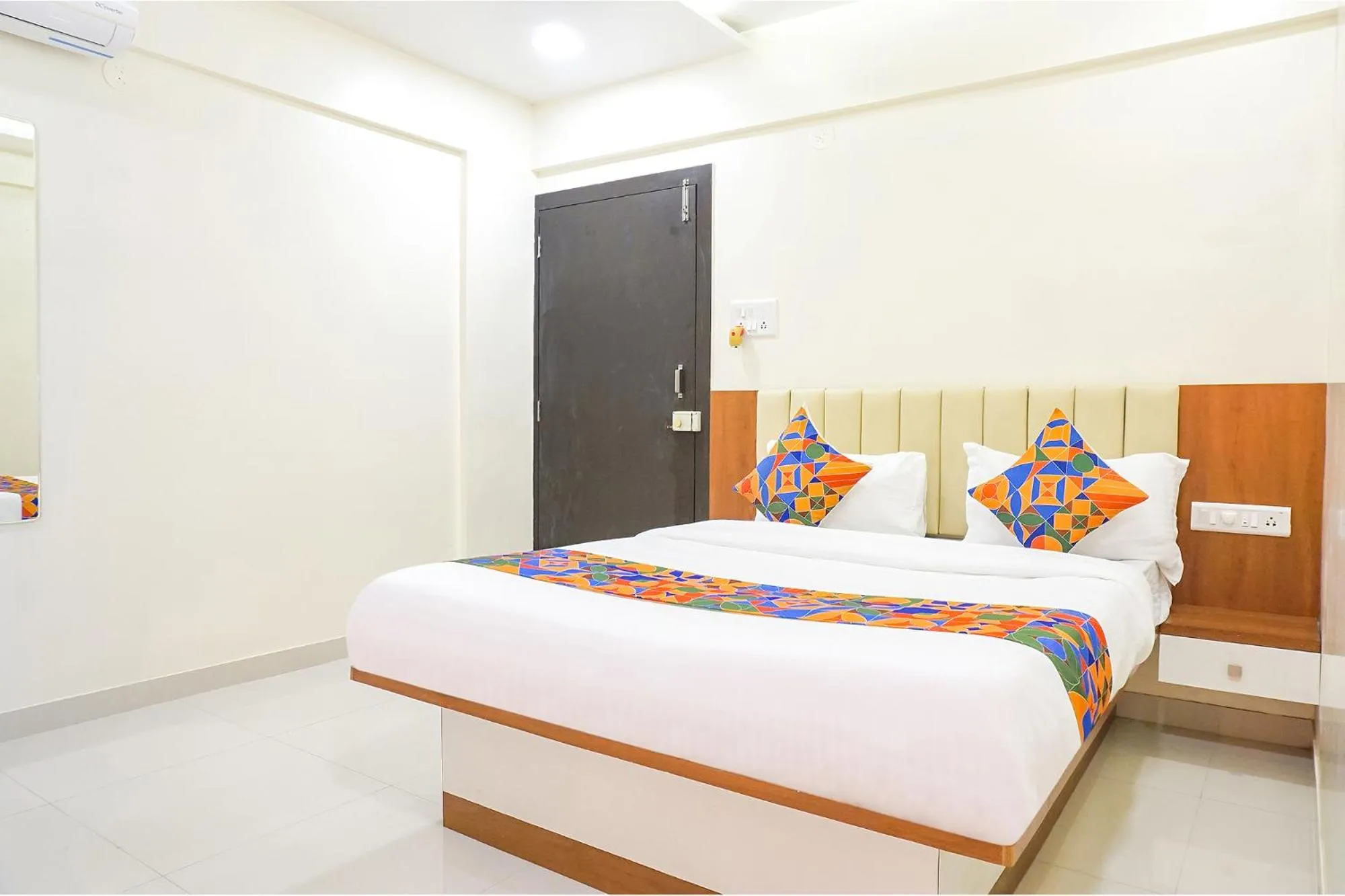 Bed in FabHotel Majestic Luxurious - Nr Rajaram Bhiku Pathare Stadium