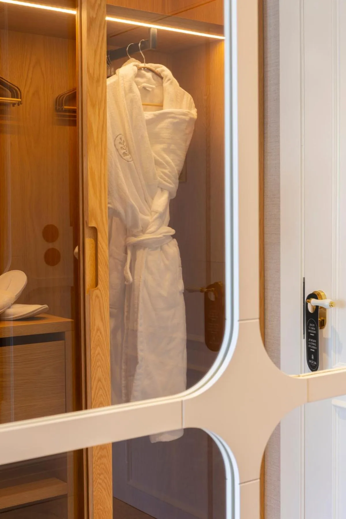 wardrobe in Alcázar Hotel Sóller