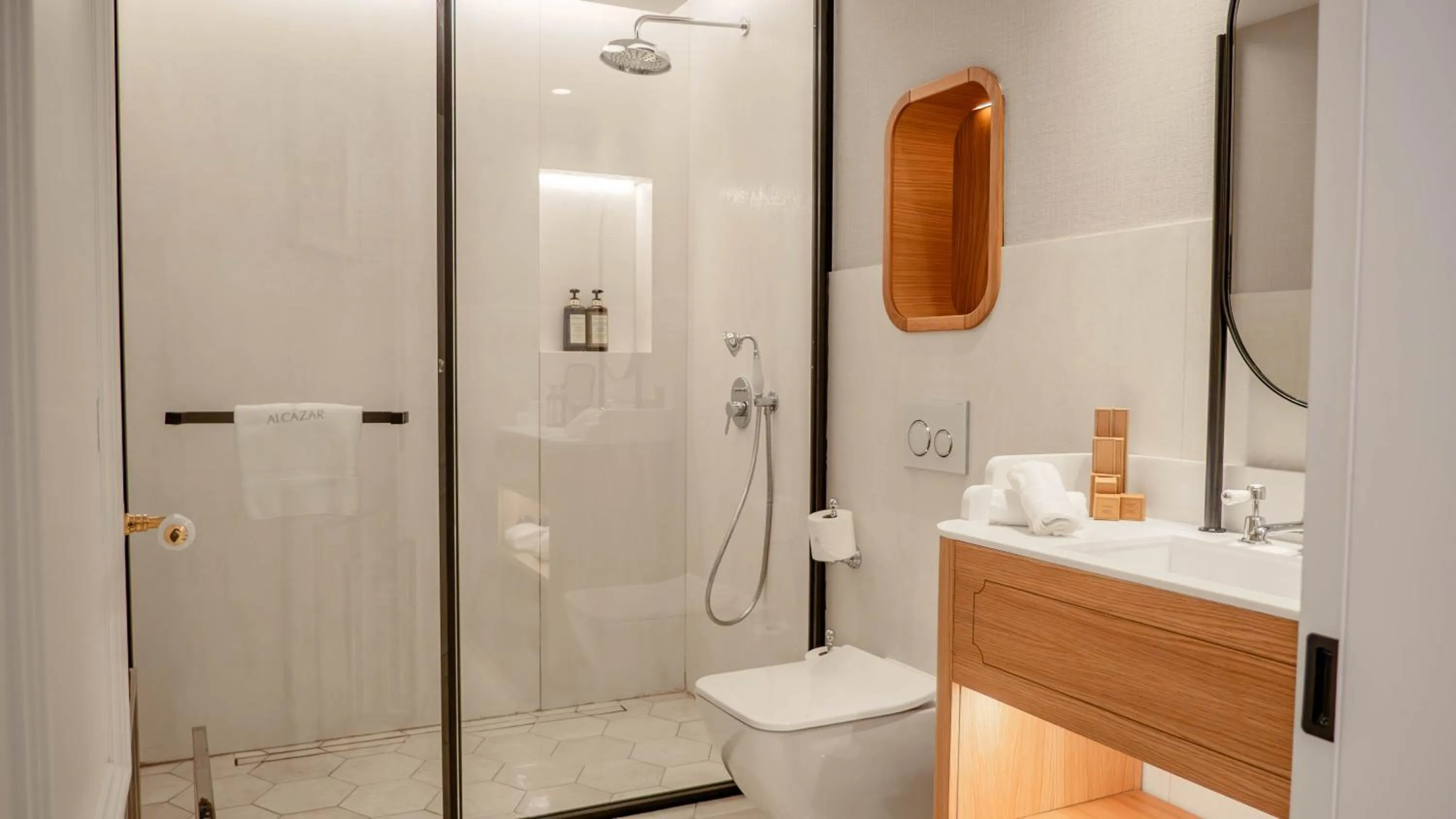 Shower in Alcázar Hotel Sóller