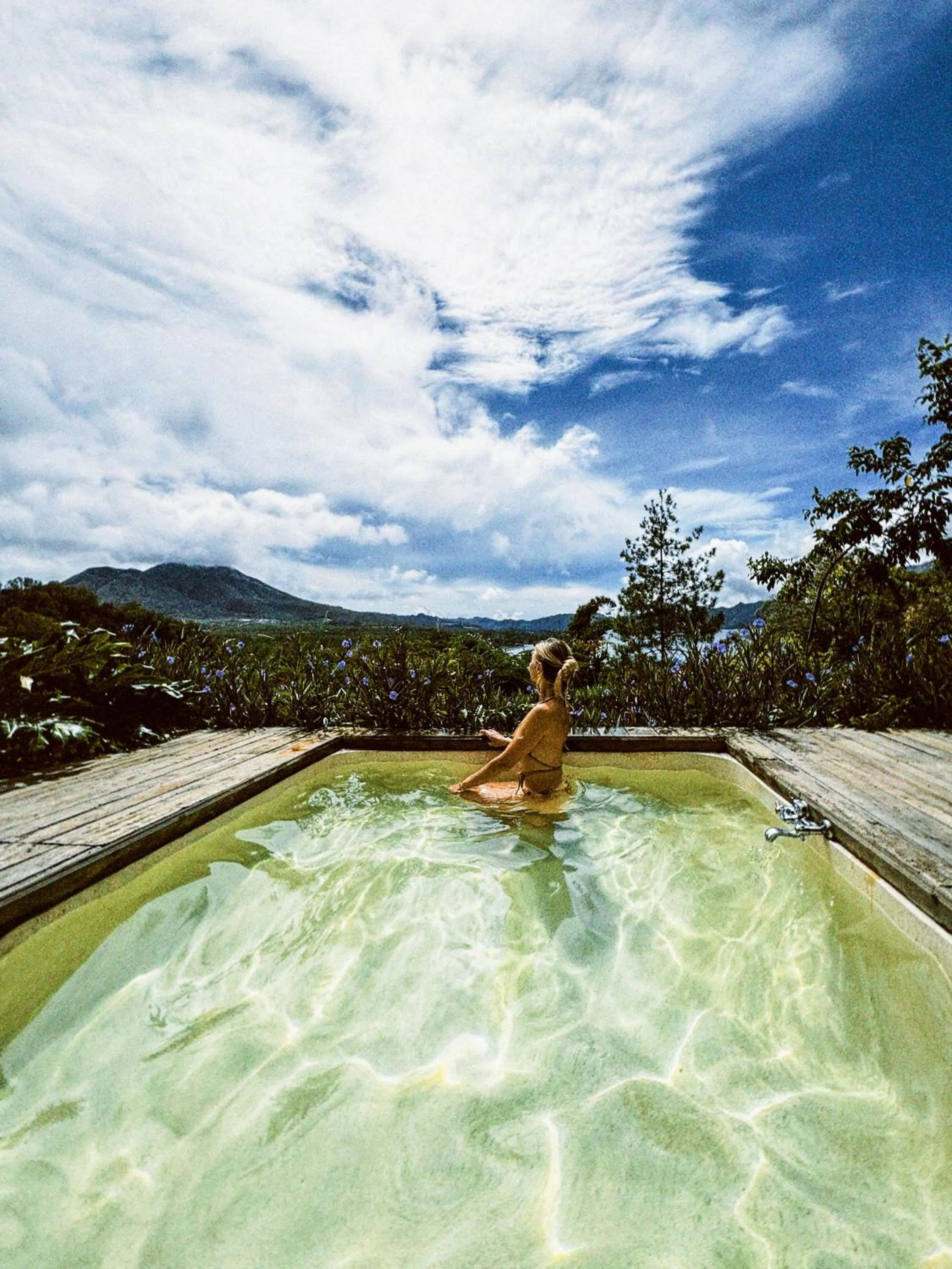 Hot Tub in Calidas Hill