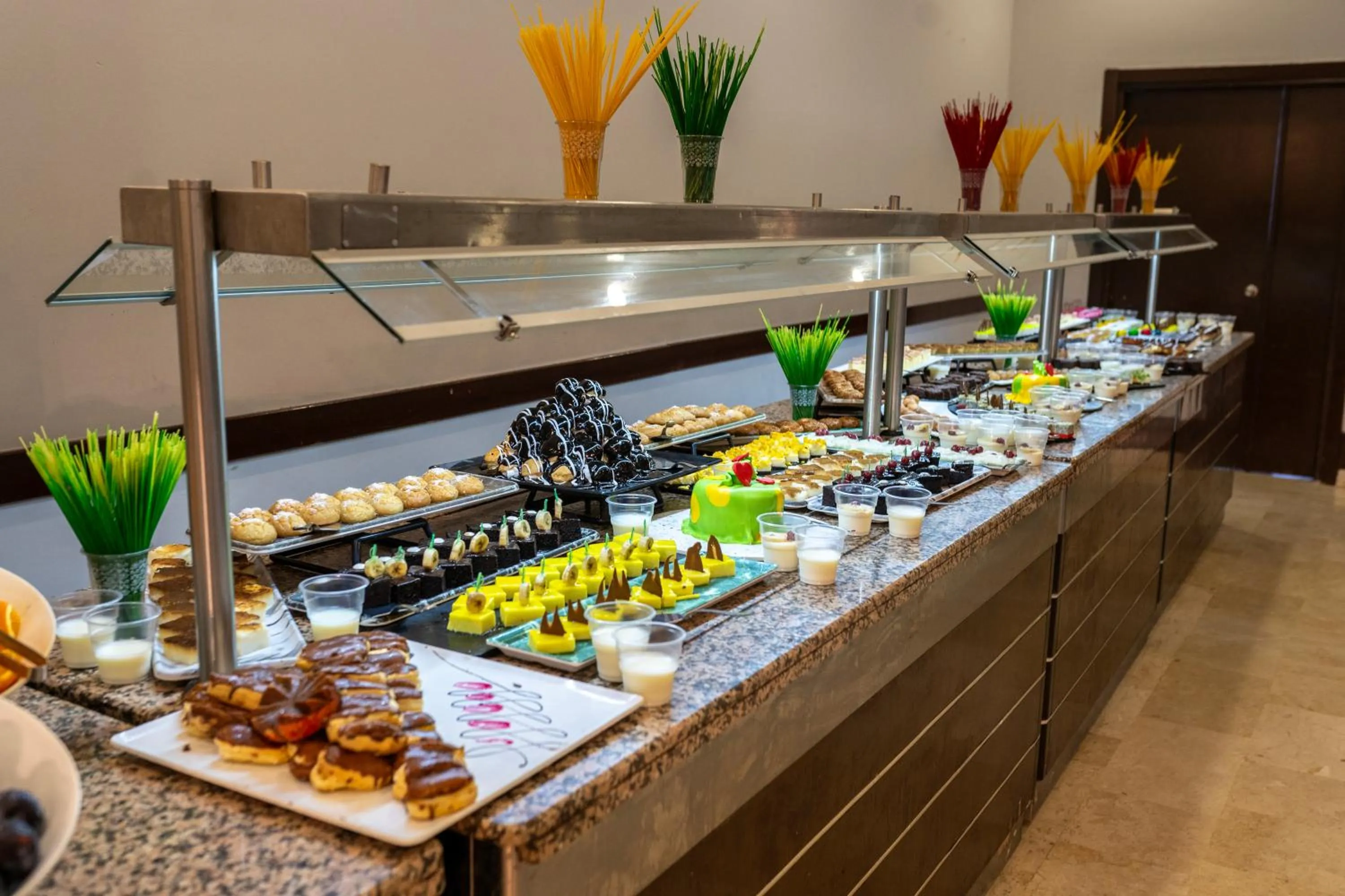 Food and drinks in White Lilyum Hotel - All Inclusive