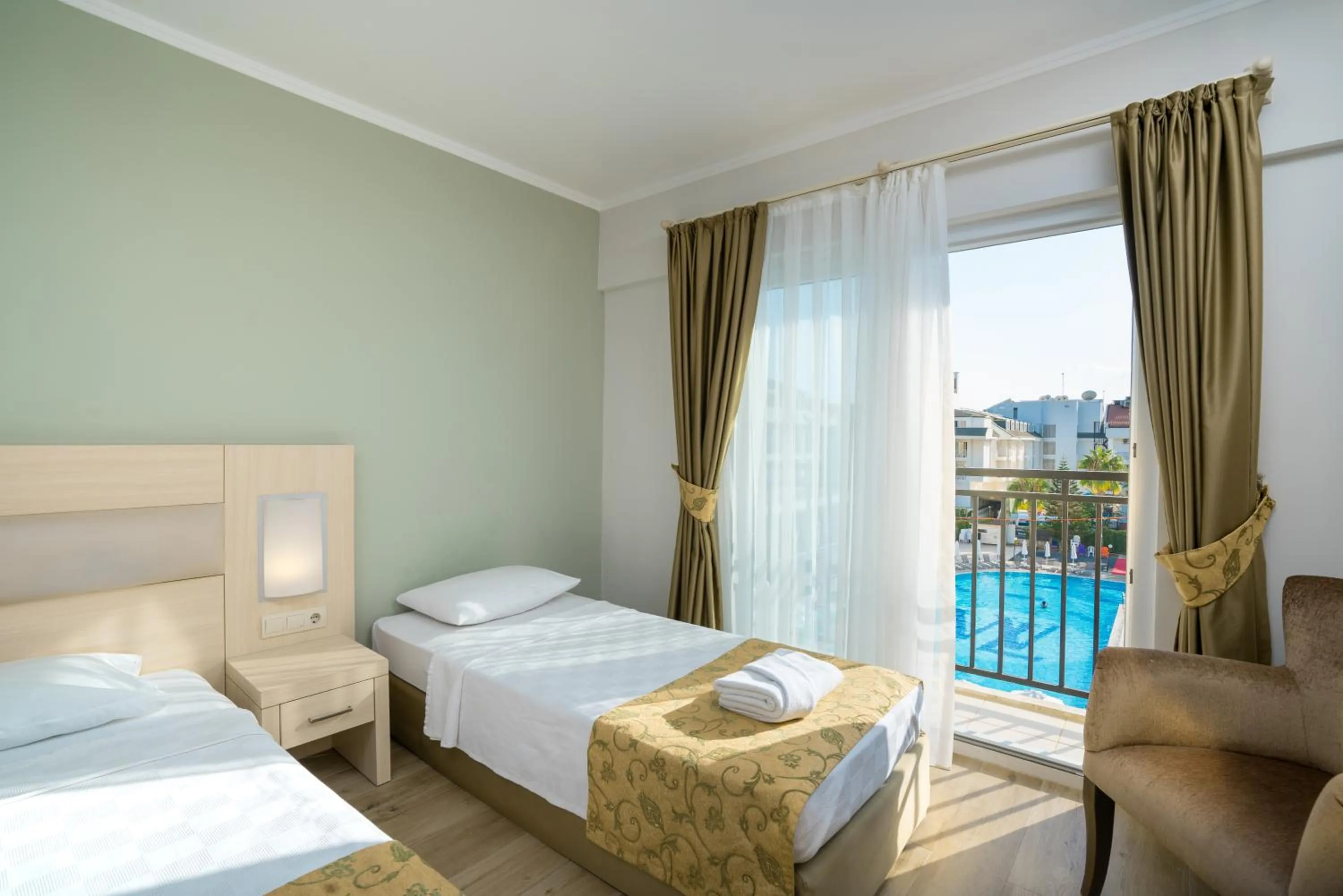 Bedroom, Bed in White Lilyum Hotel - All Inclusive