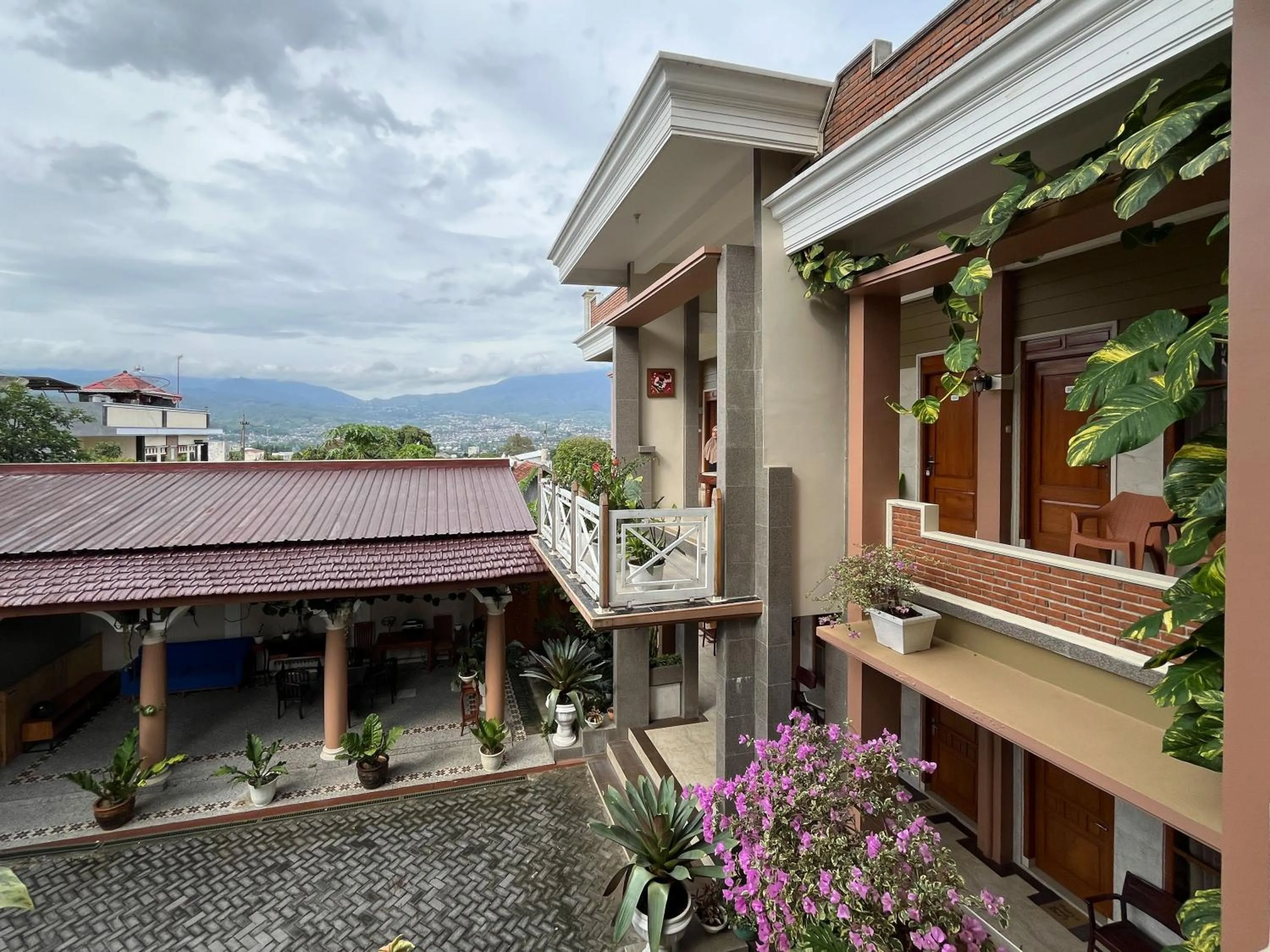 Property building in Urbanview Syariah Hotel Kanigara Batu