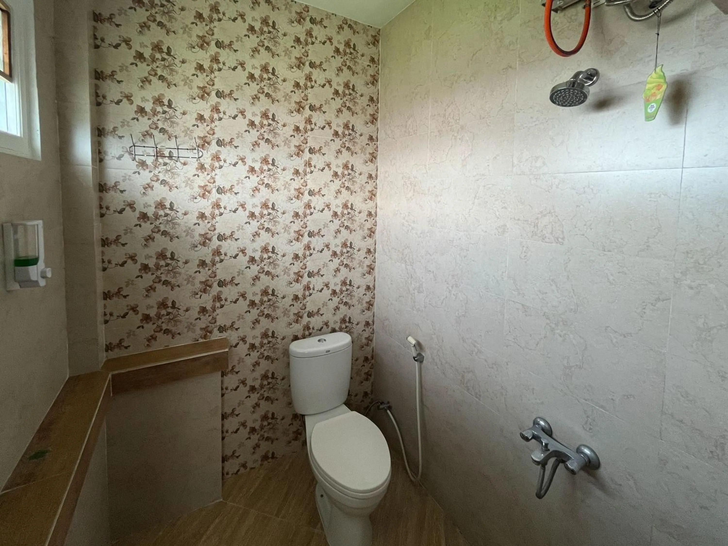 Bathroom in Urbanview Syariah Hotel Kanigara Batu