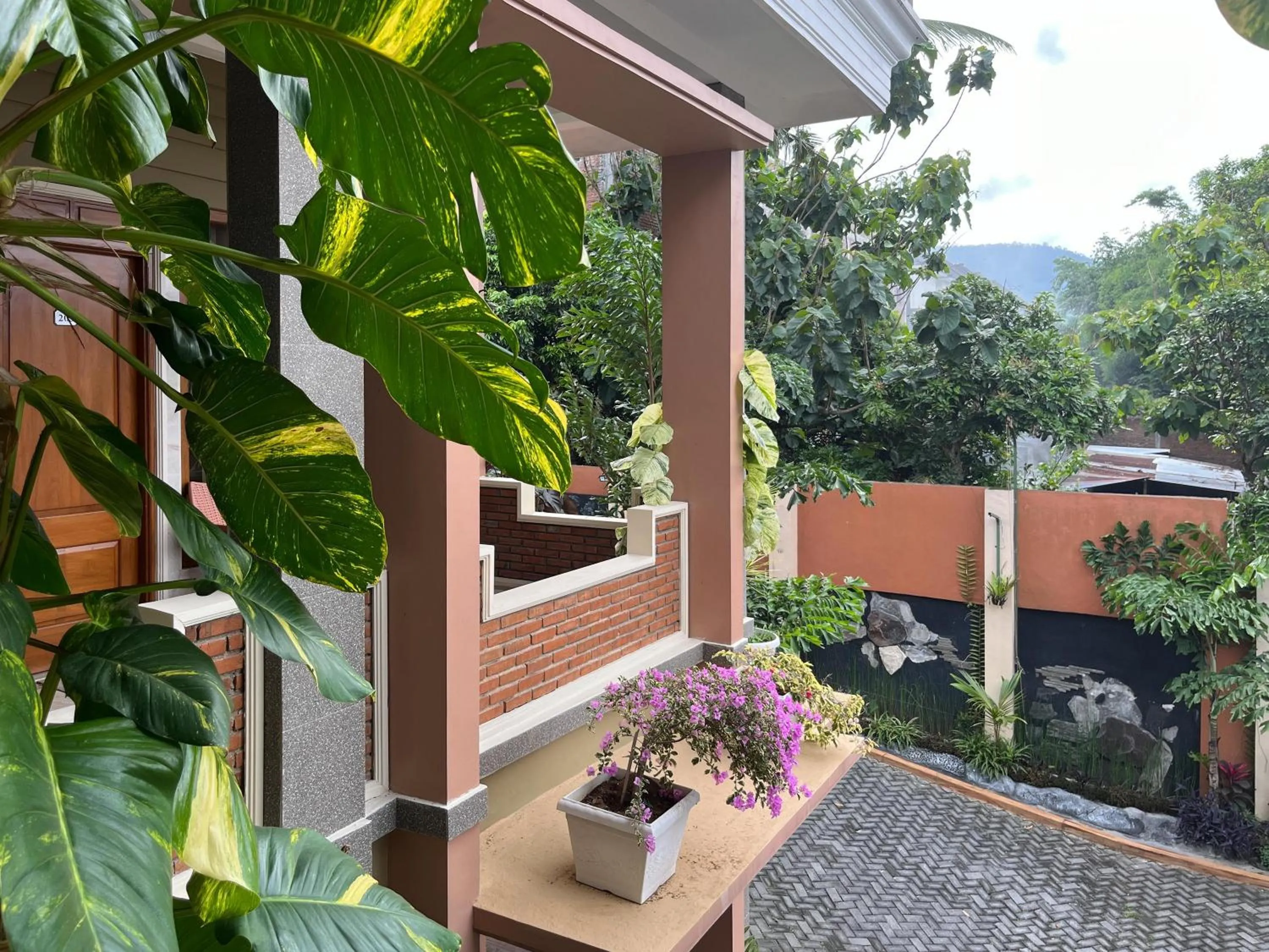 Property building in Urbanview Syariah Hotel Kanigara Batu