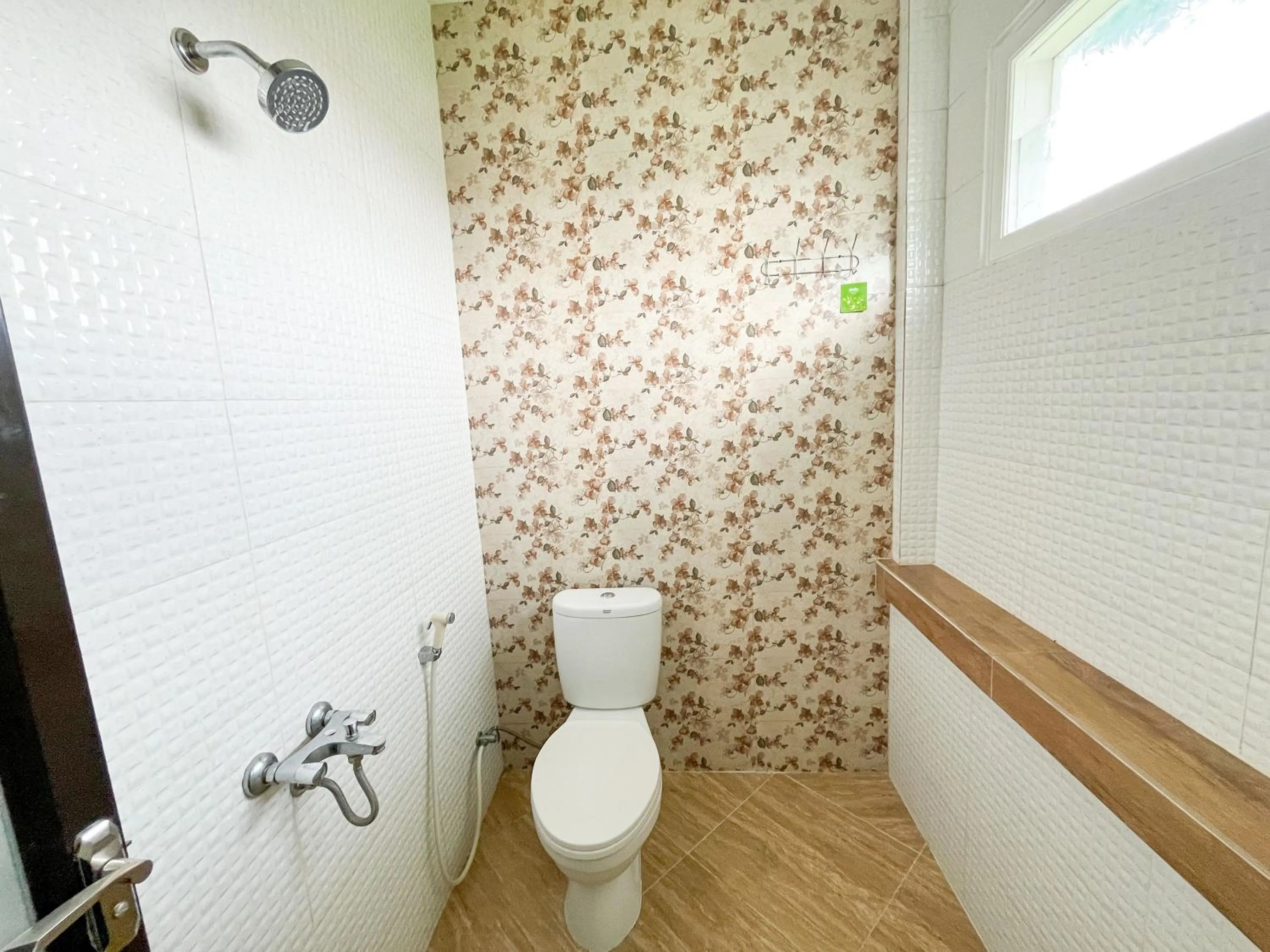 Bathroom in Urbanview Syariah Hotel Kanigara Batu