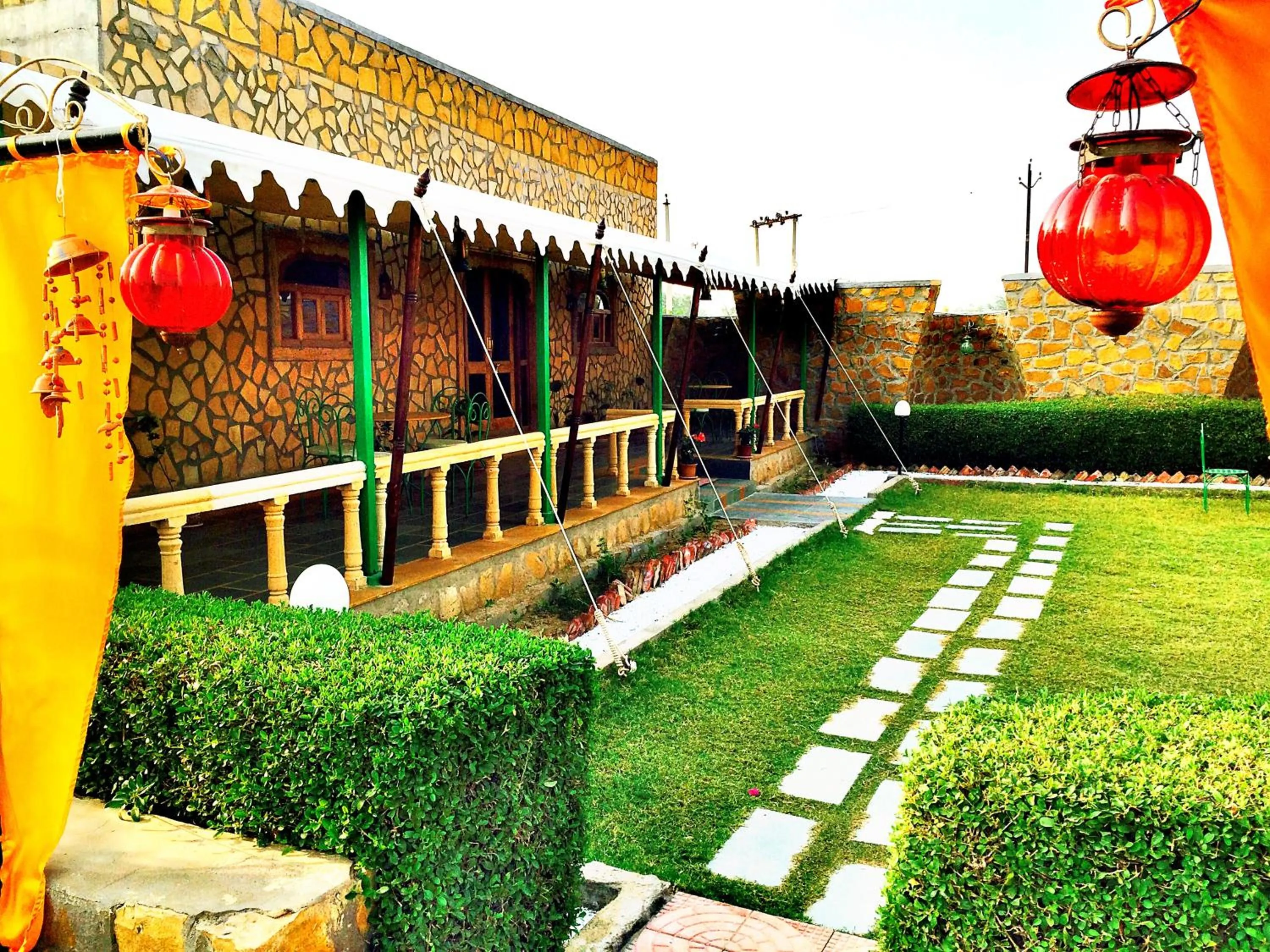 Restaurant/places to eat in The Mama's Resort & Camp