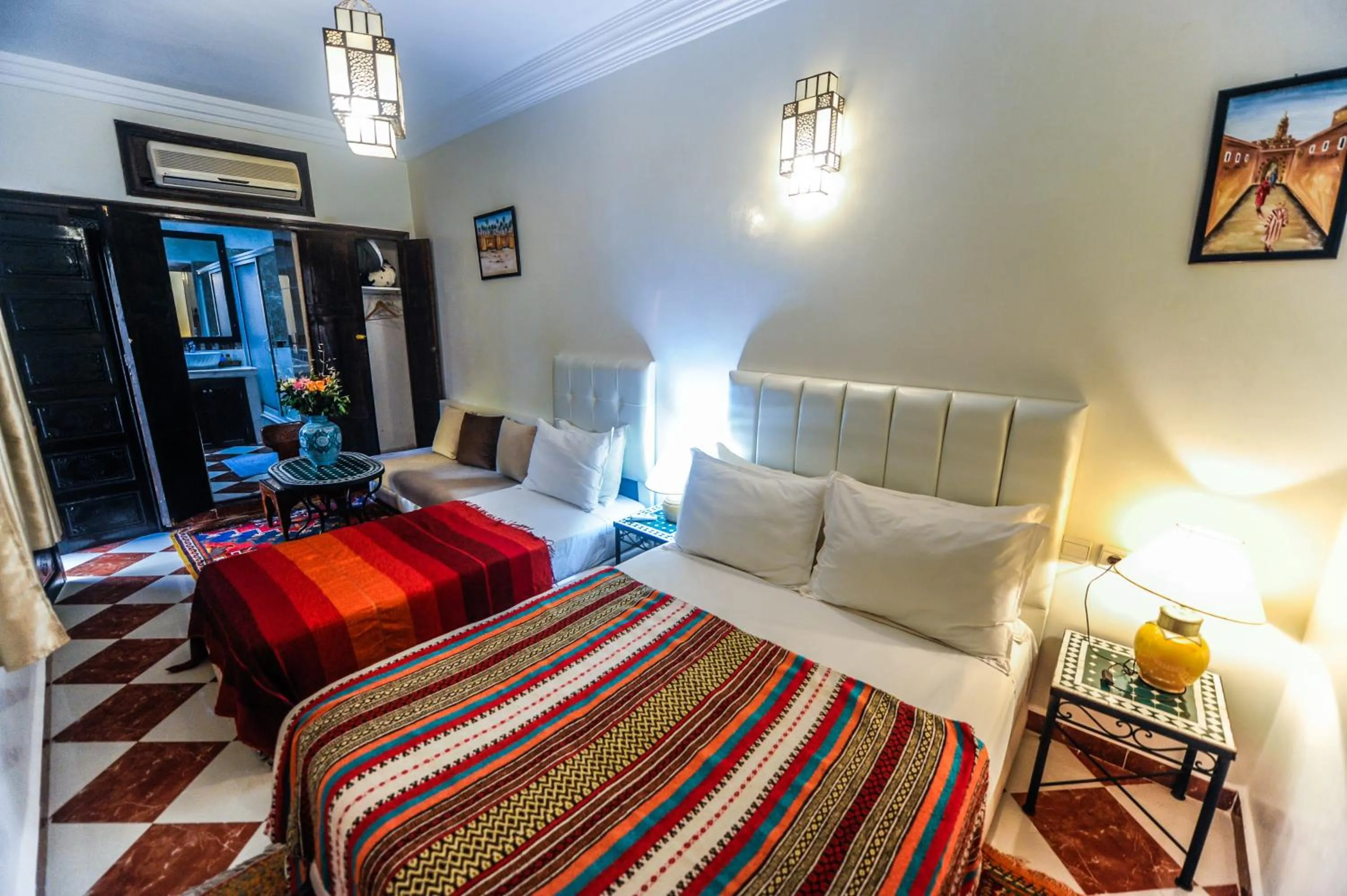 Photo of the whole room, Bed in Riad Errabii & Spa
