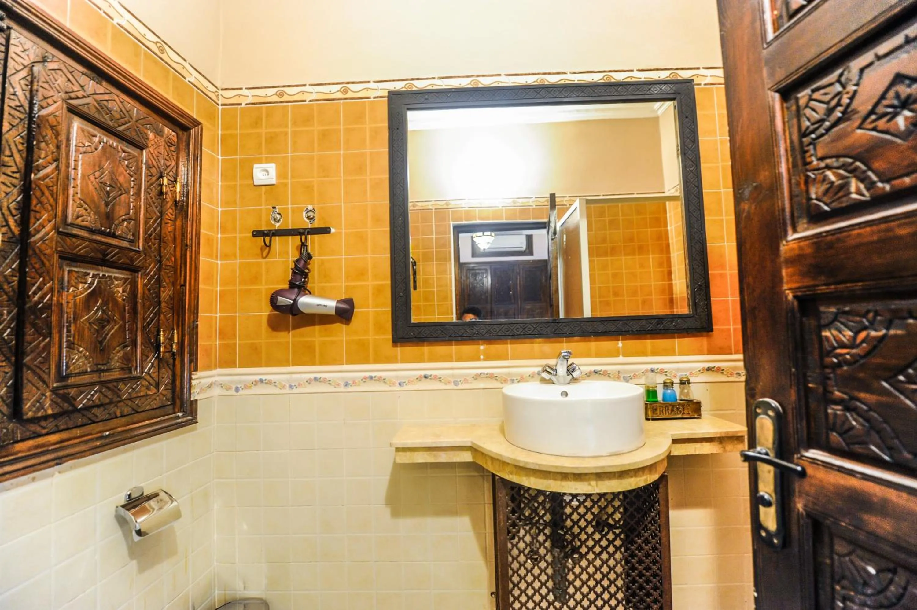 Bathroom in Riad Errabii & Spa