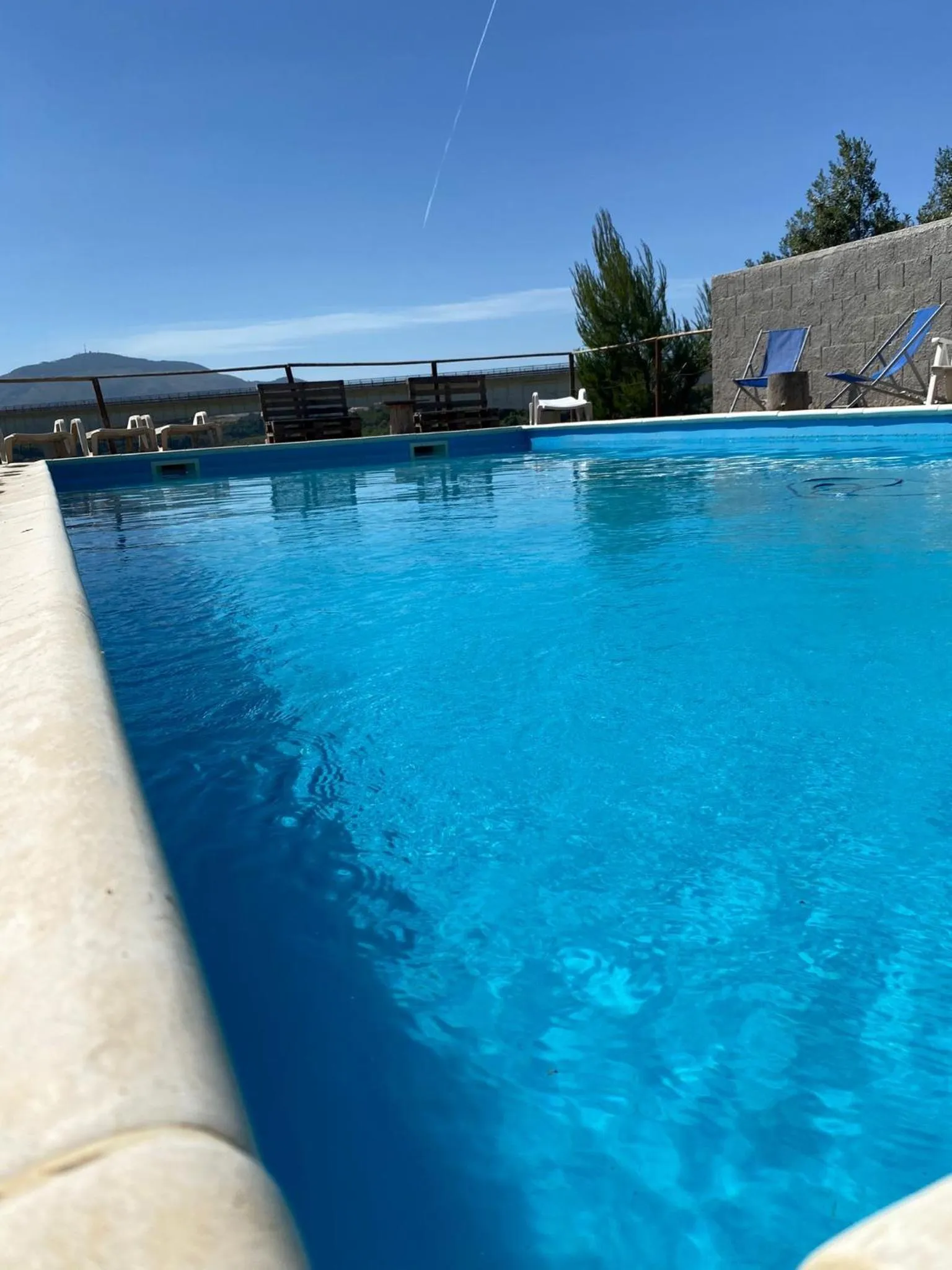Swimming pool in B&B Pelagos