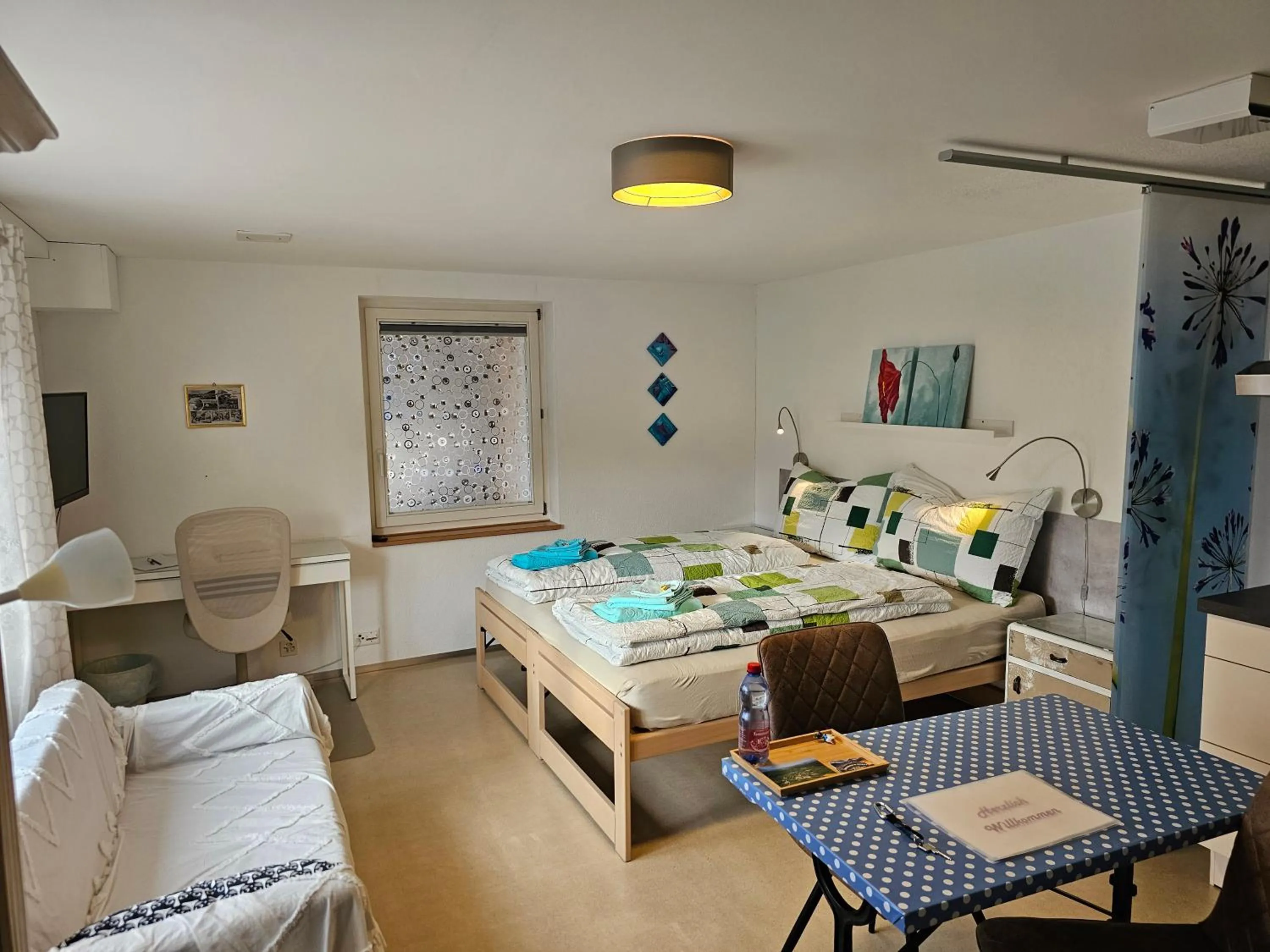 Photo of the whole room, Bed in BnB Mönthal im Jurapark