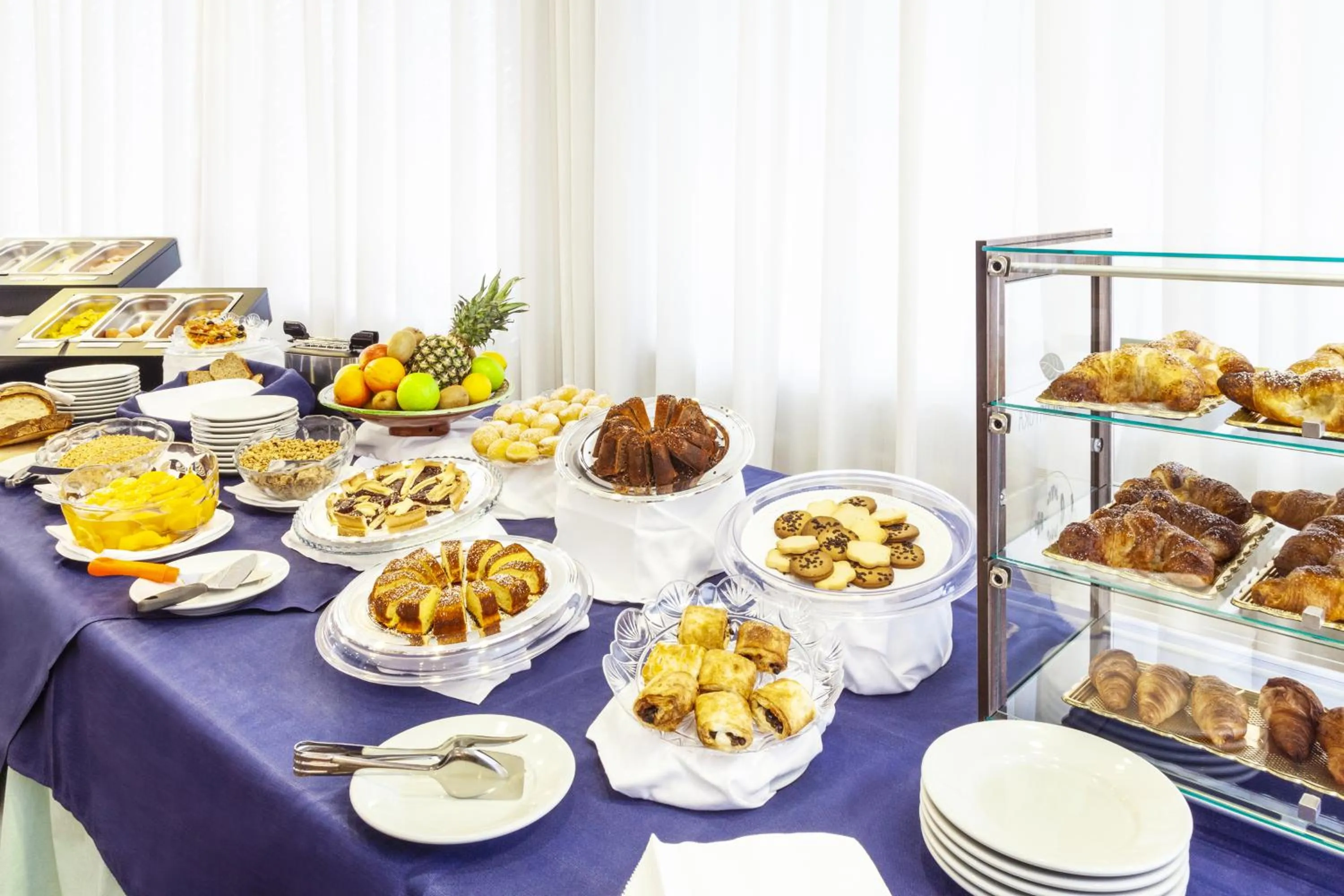 Buffet breakfast in ibis styles Trani