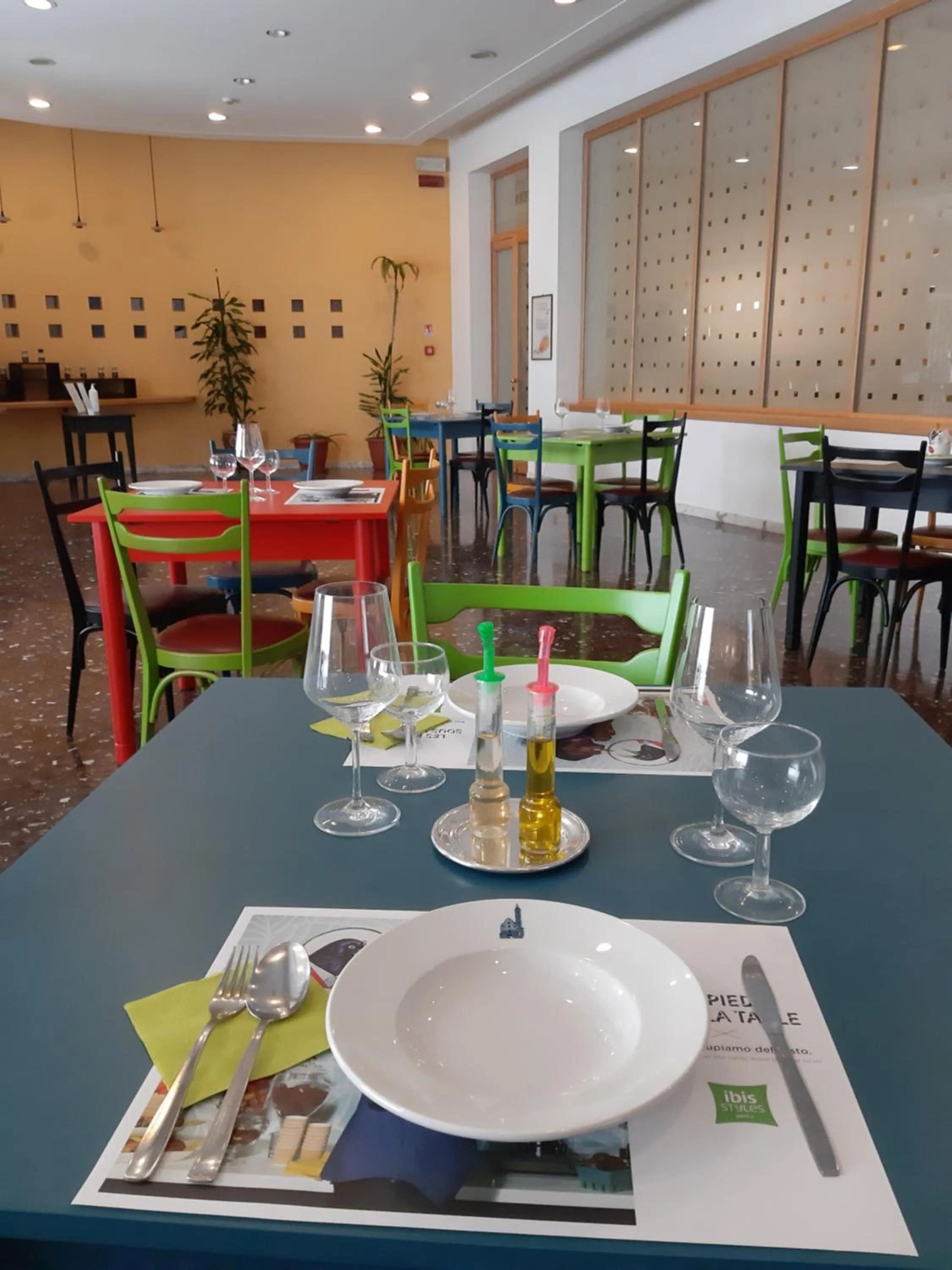 Restaurant/places to eat in ibis styles Trani
