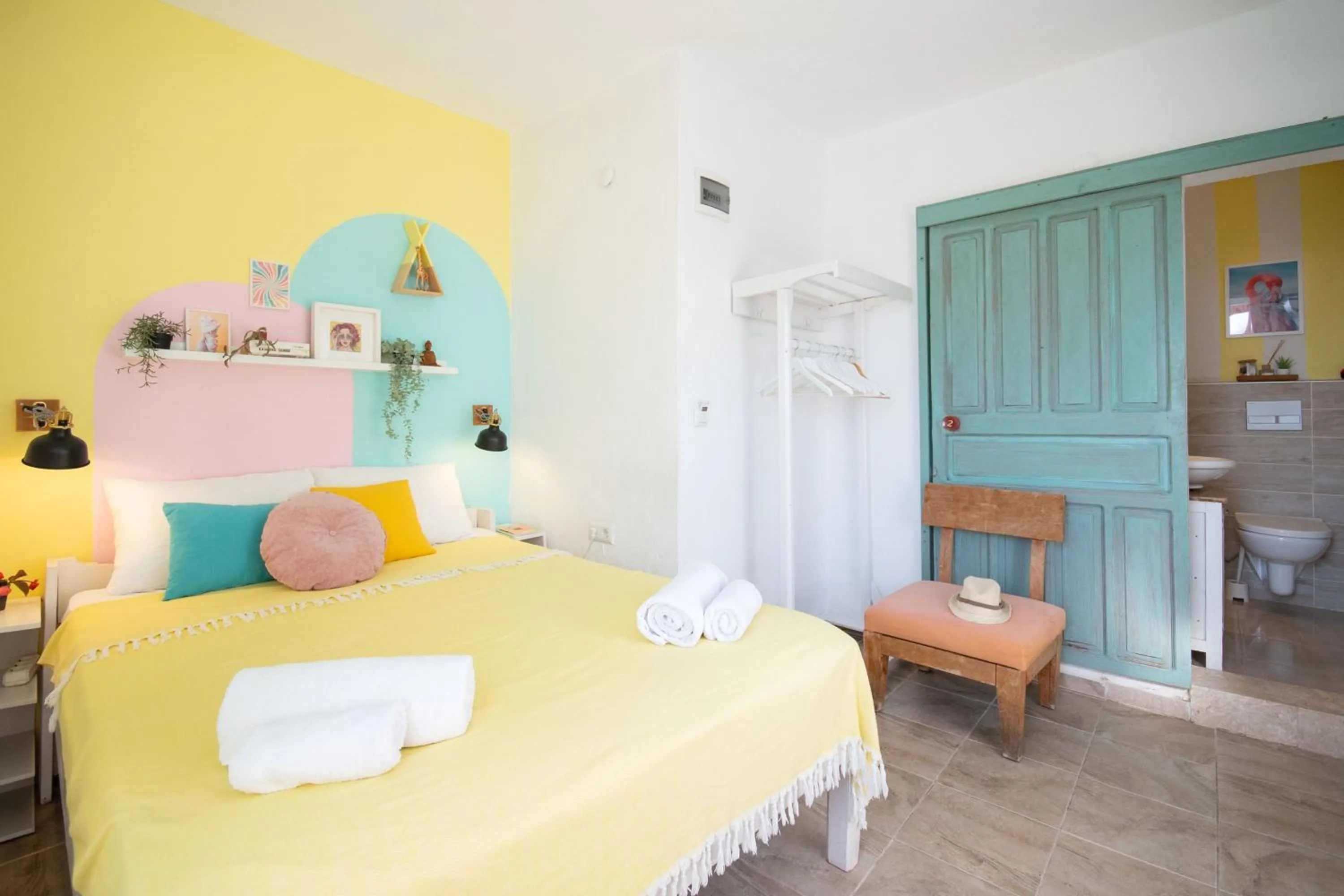 Bed in Kuytu Bed & Breakfast