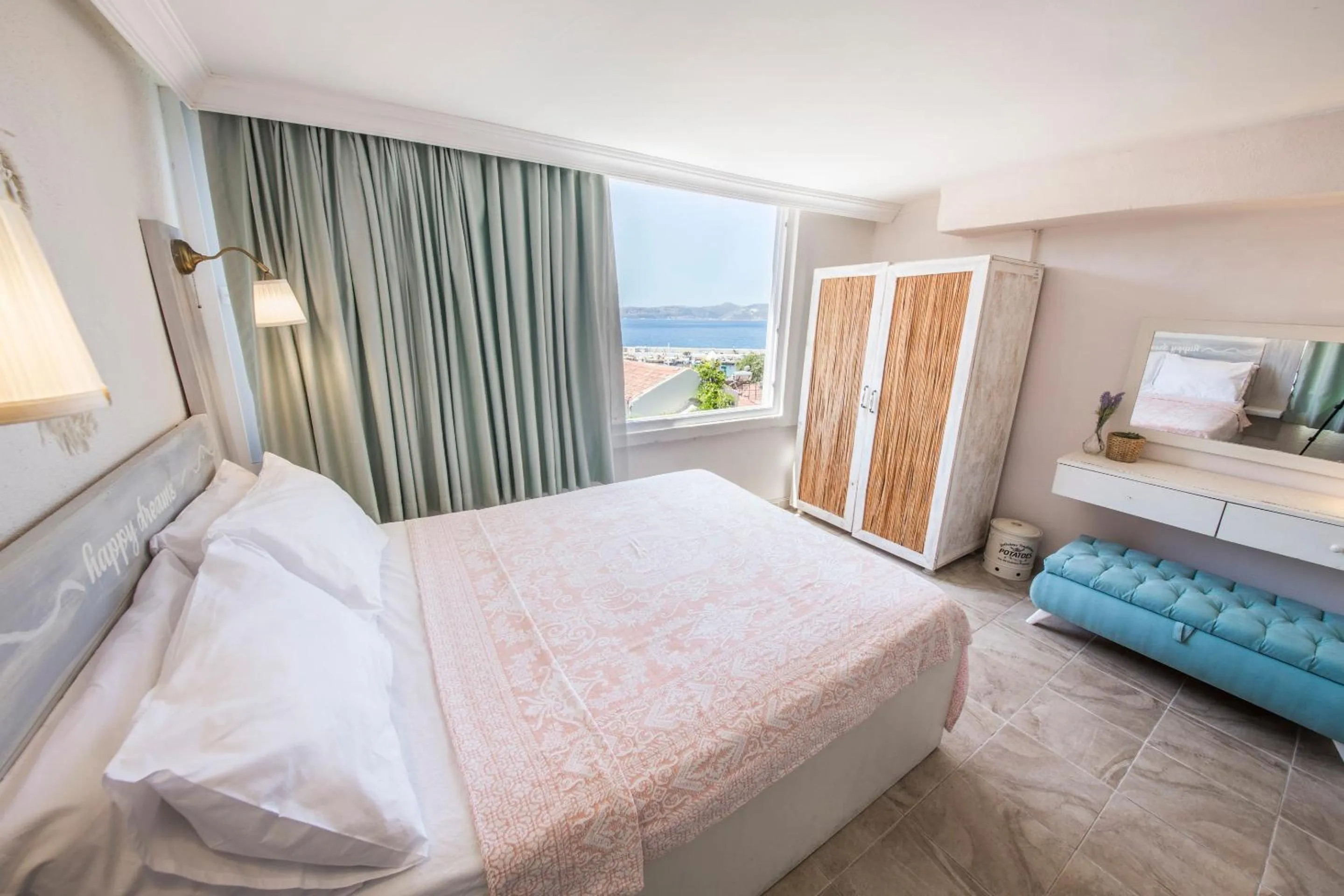 Bed in Kuytu Bed & Breakfast