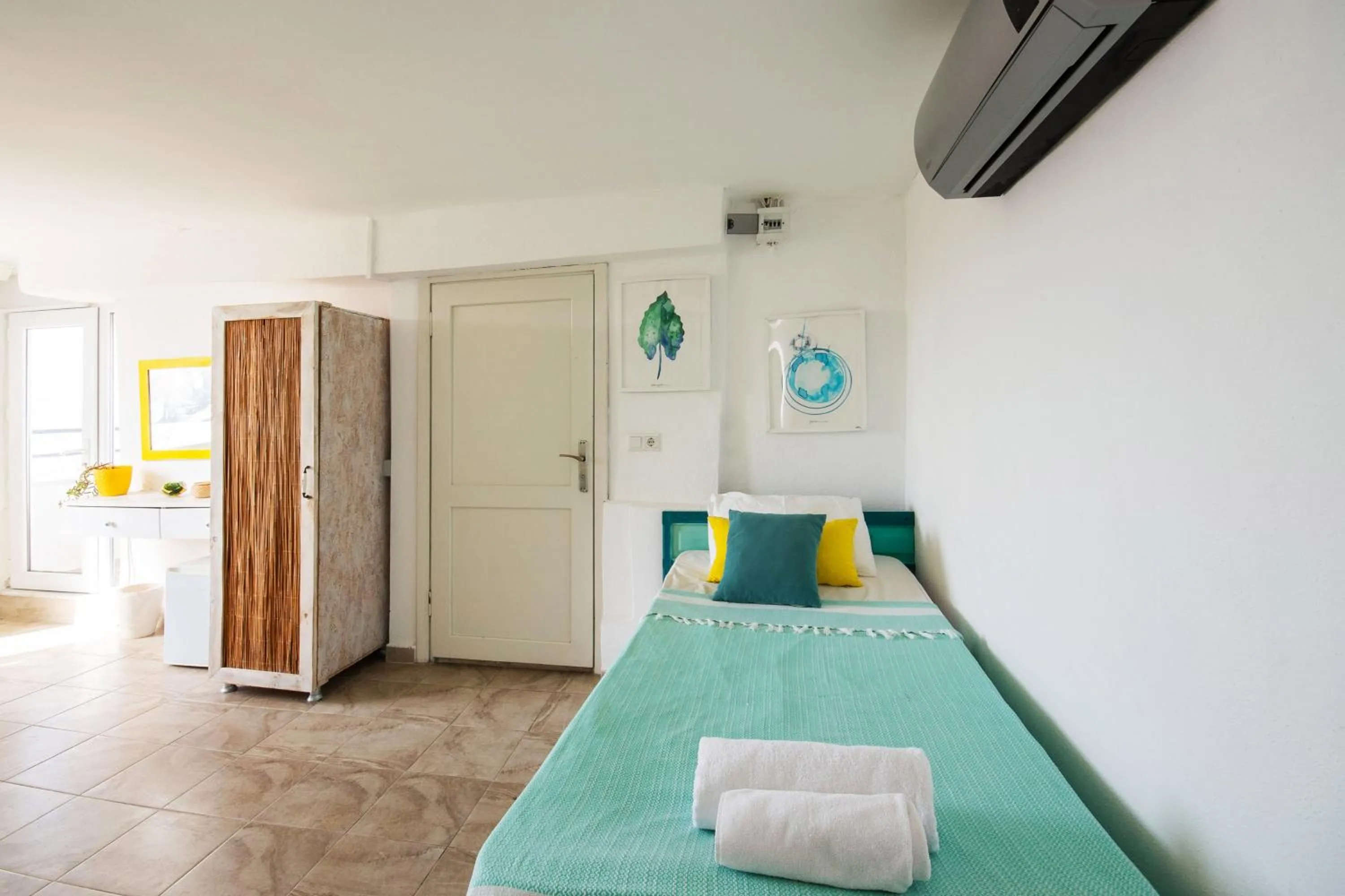 Bed in Kuytu Bed & Breakfast