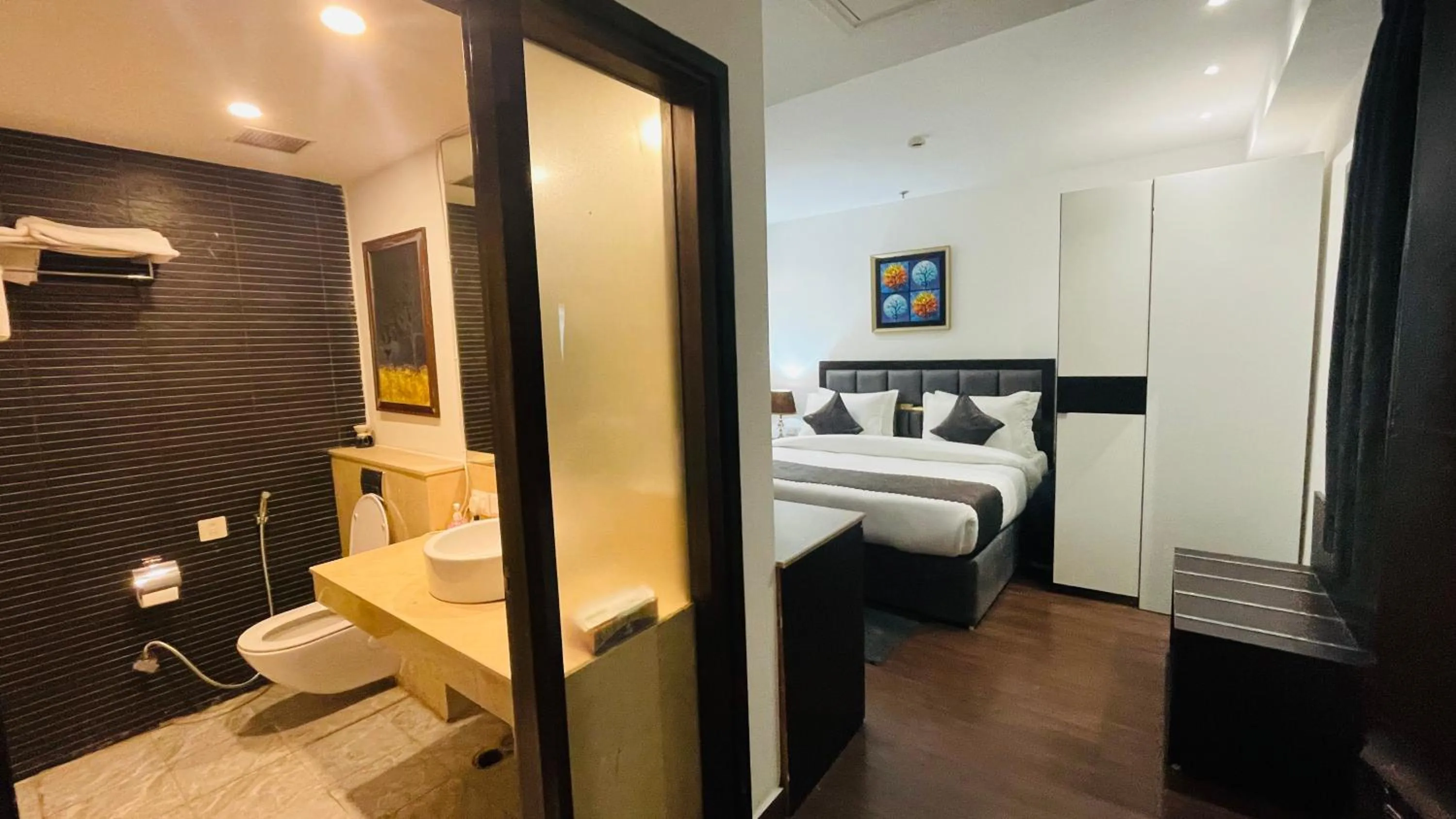 Bed in Saltstayz Select - Malcha & Chankyapuri