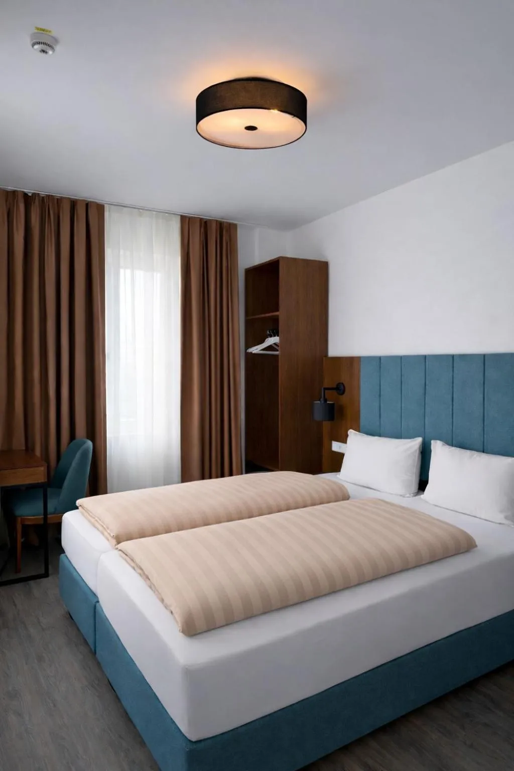 Bed in Lillys Hotel München