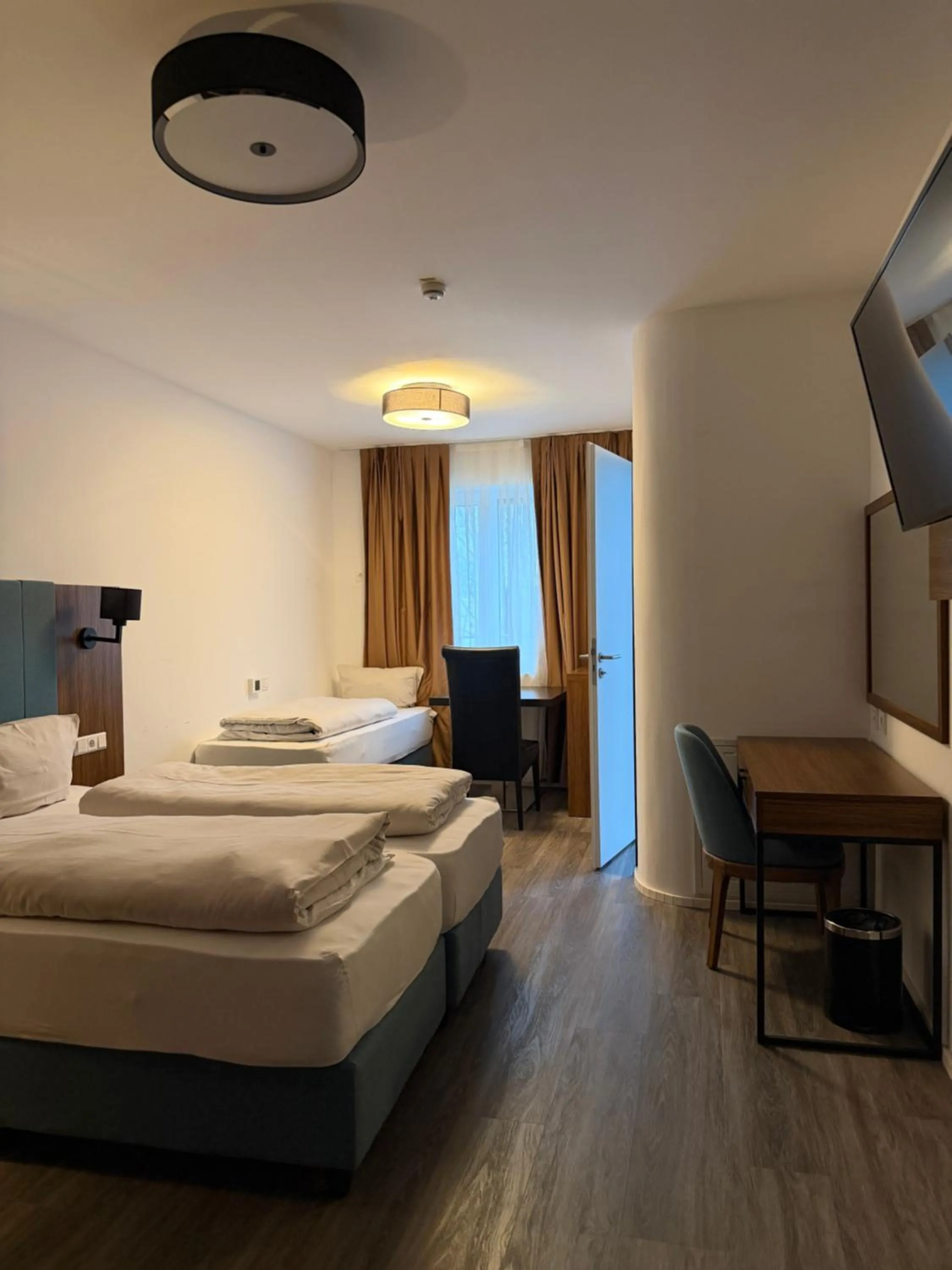 Bed in Lillys Hotel München