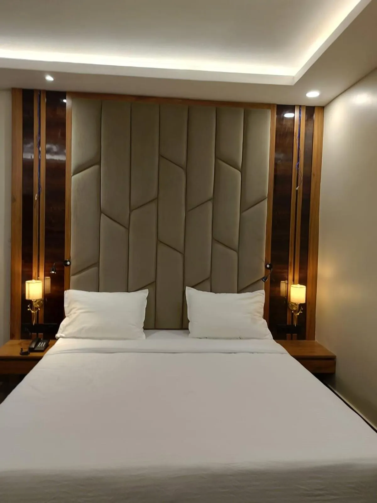 Bedroom, Bed in BANMALI REGENCY