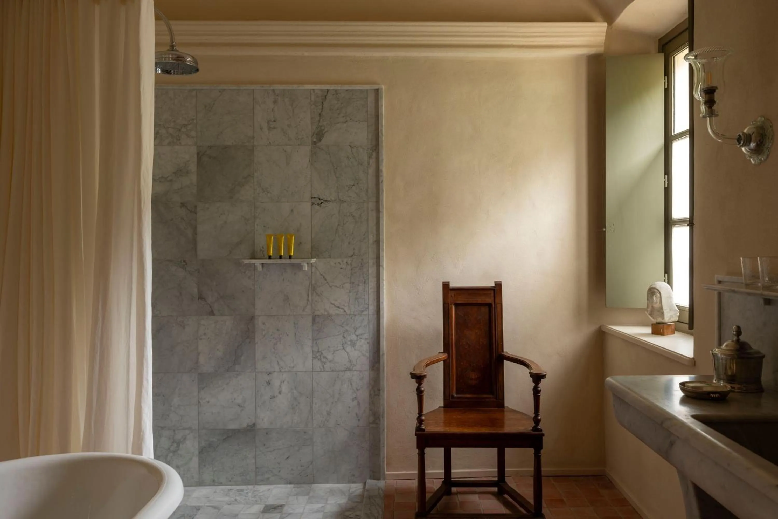 Bathroom in Hôtel du Couvent, a Luxury Collection Hotel, Nice