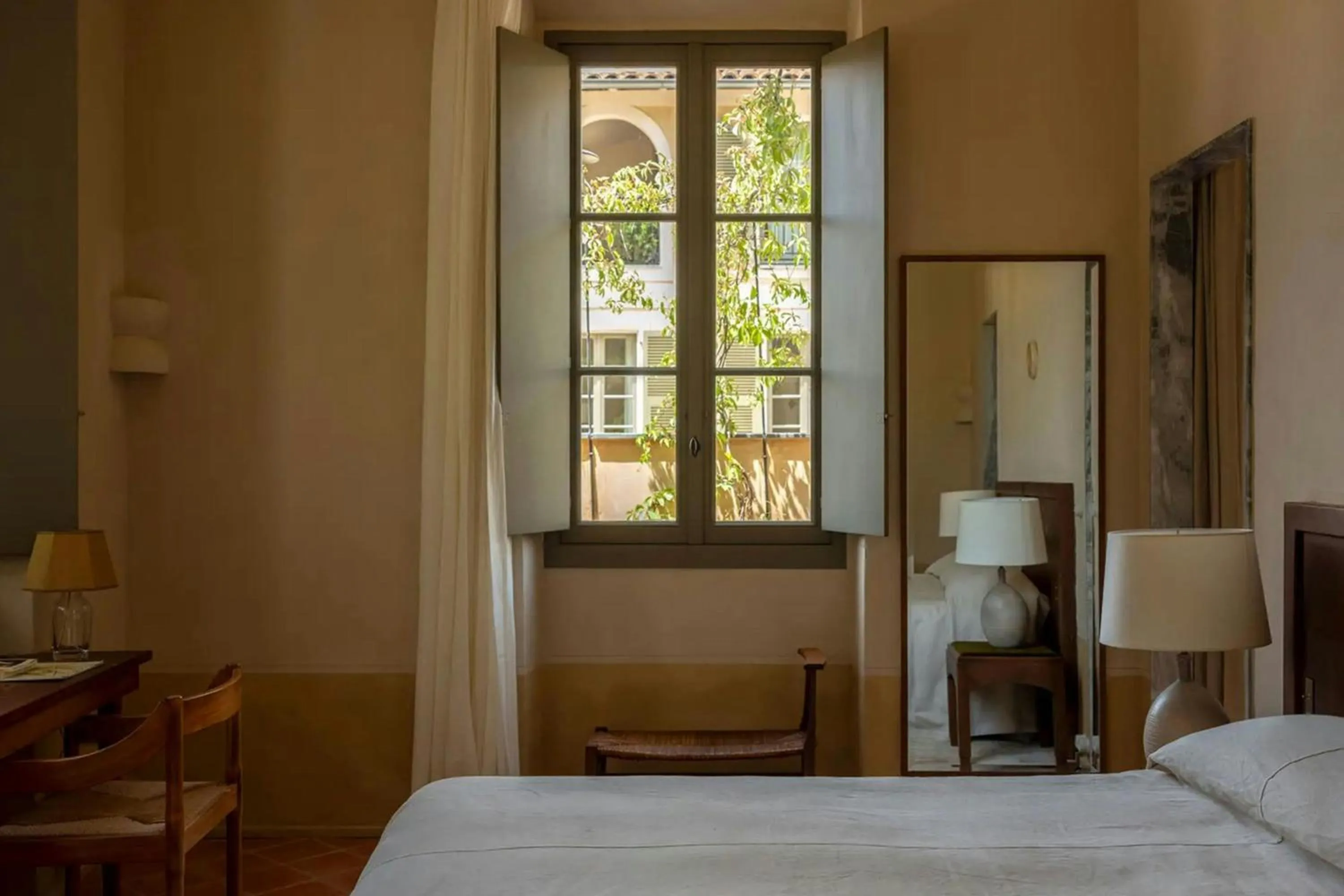 Bedroom, Bed in Hôtel du Couvent, a Luxury Collection Hotel, Nice