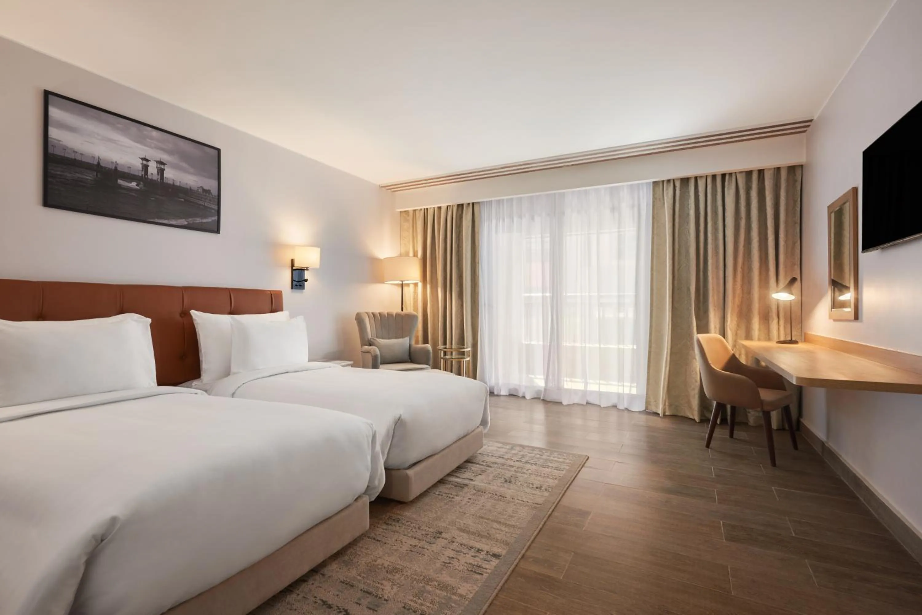 Bedroom, Bed in Radisson Residences Cairo Heliopolis