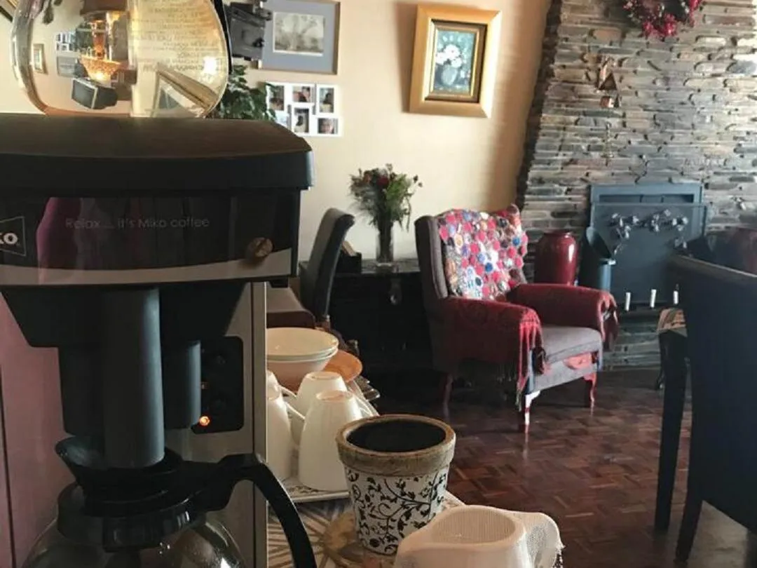 Communal lounge/ TV room in 40 on Ilkey B&B