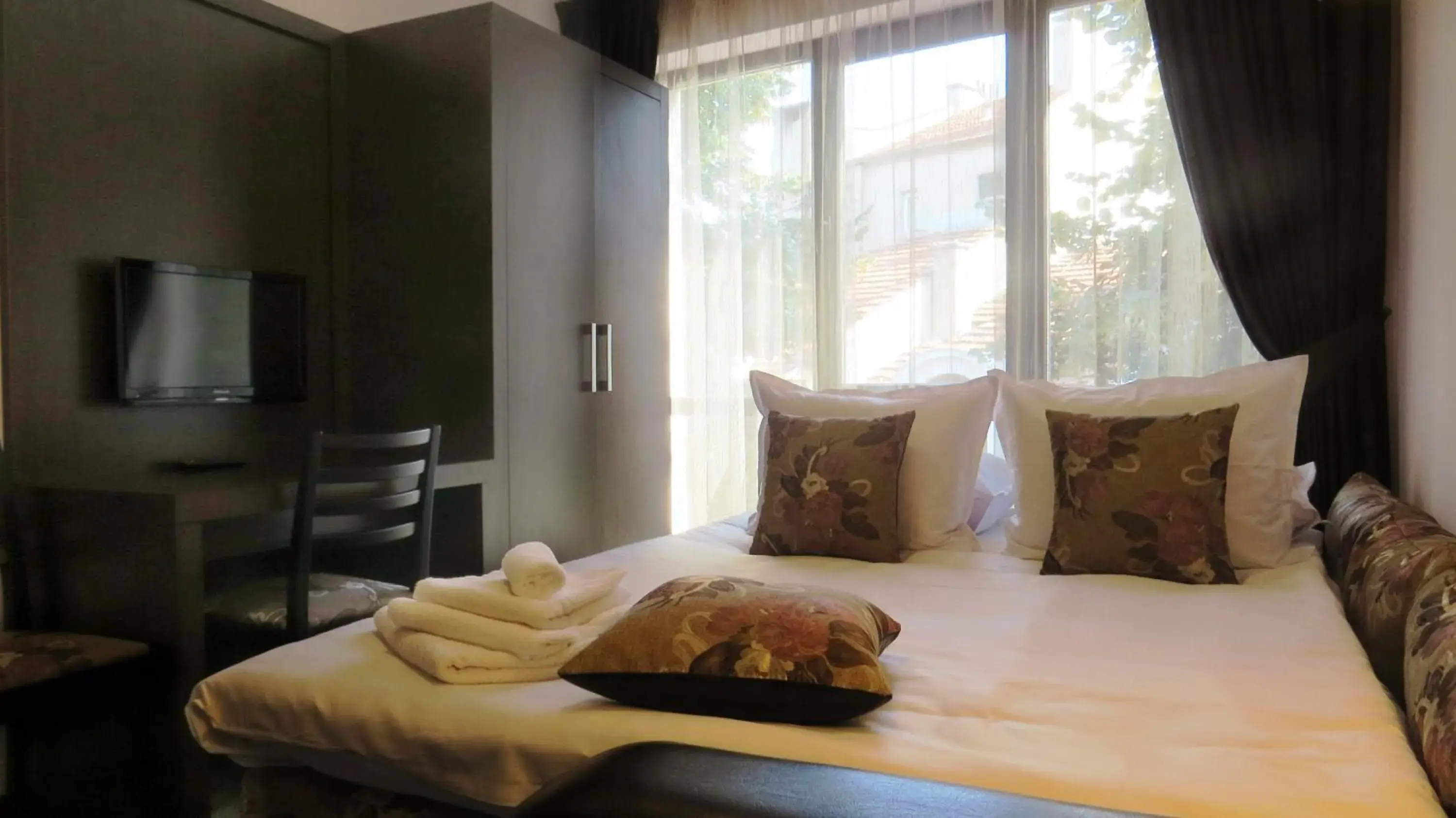 Double Room in Old Plovdiv House in Kapana Area Double Room in Old Plovdiv House in Kapana Area